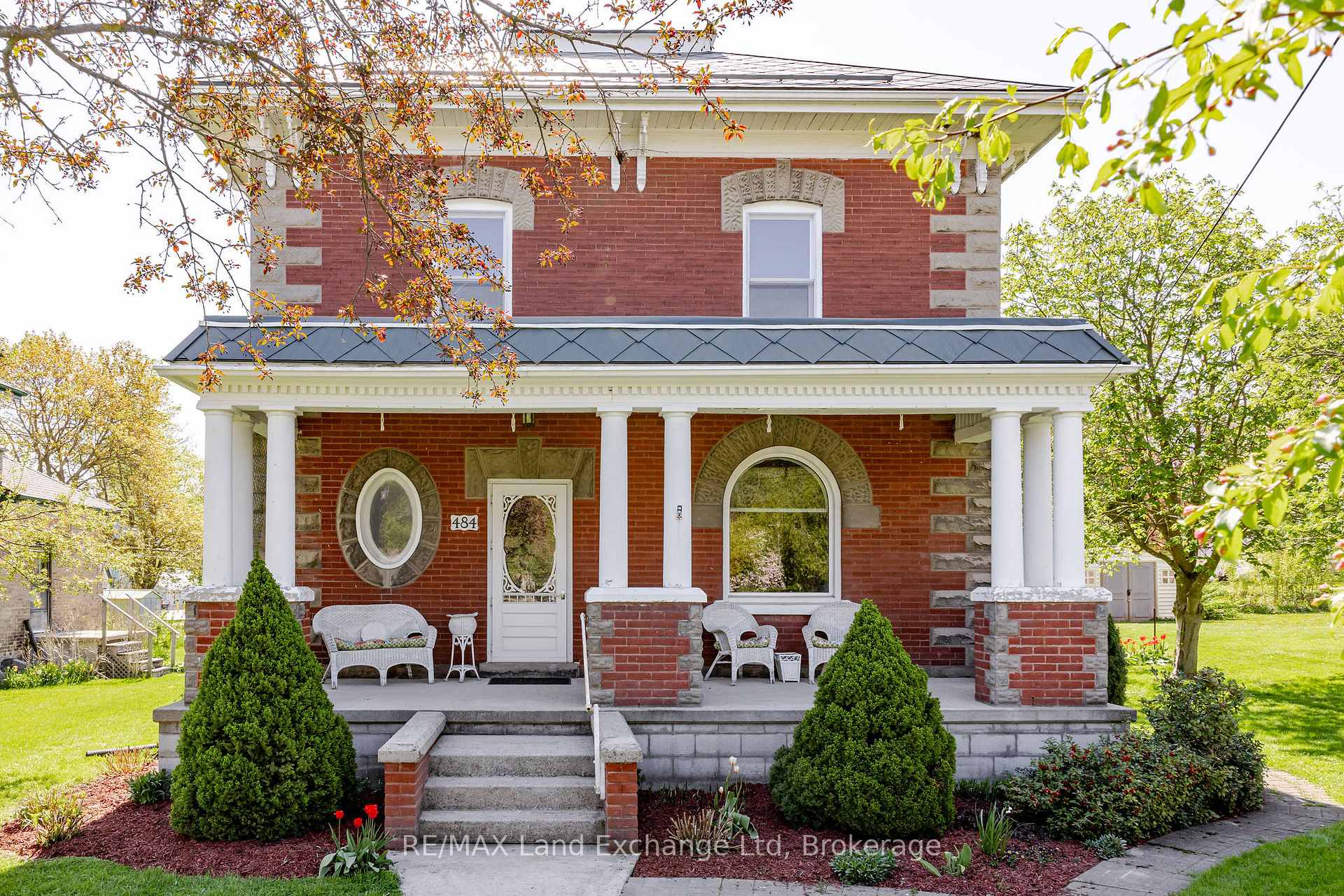 Front of 484 Queen Street