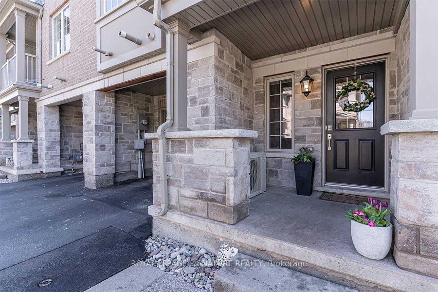 Front of Unit 29, 215 Dundas Street E