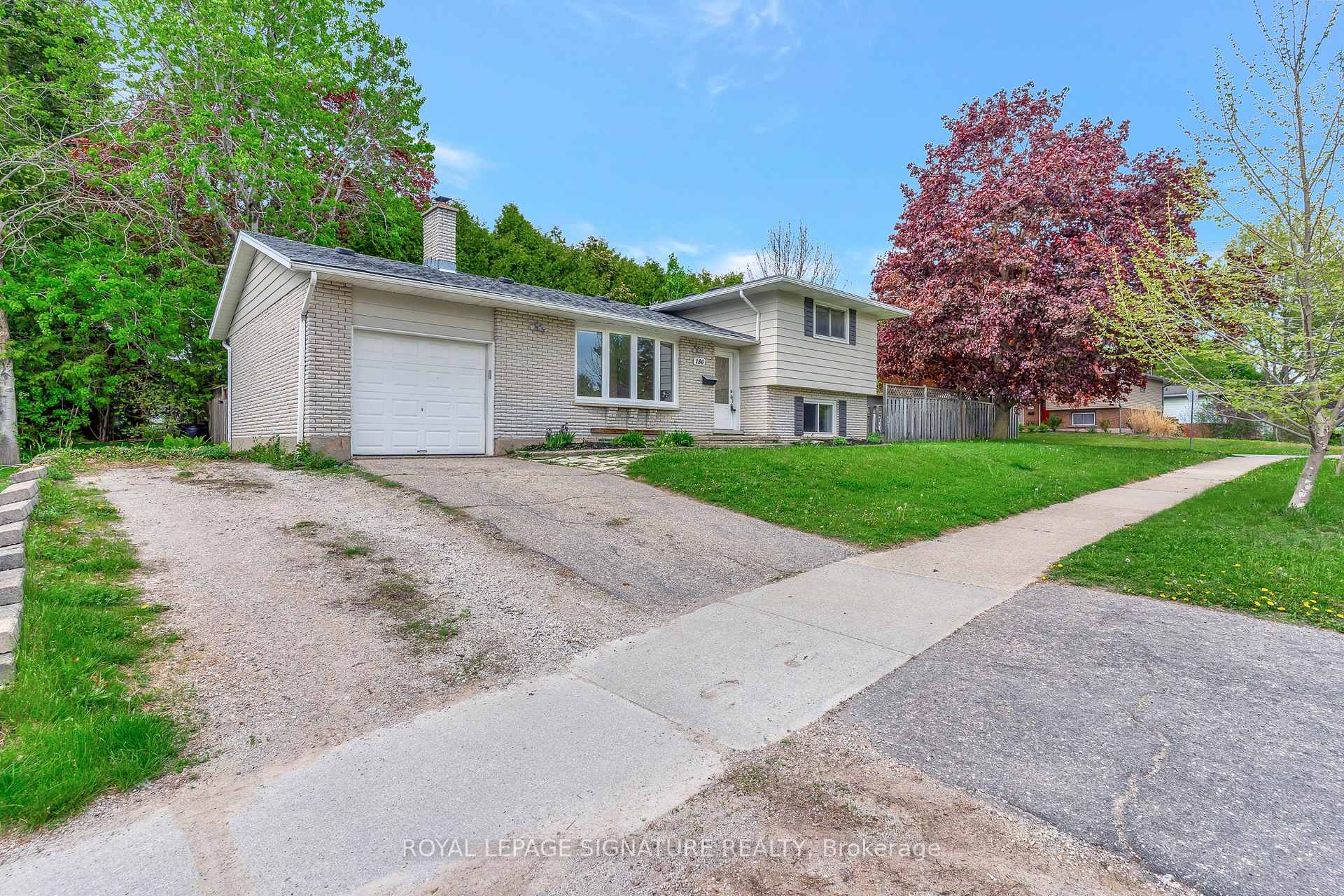 Photo 8 of 186 Cedarbrae Avenue, Waterloo — HOMEH