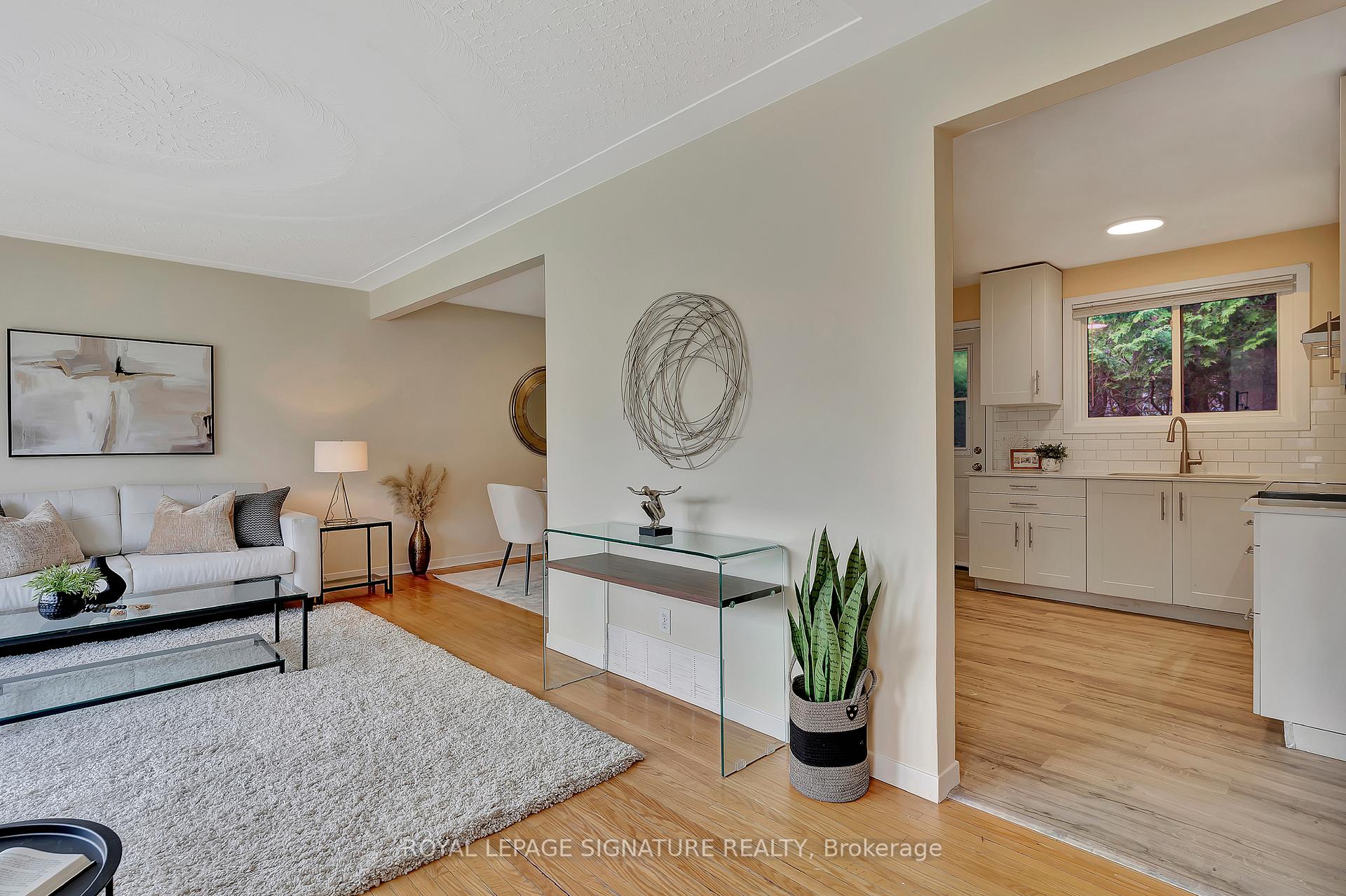 Photo 5 of 186 Cedarbrae Avenue, Waterloo — HOMEH