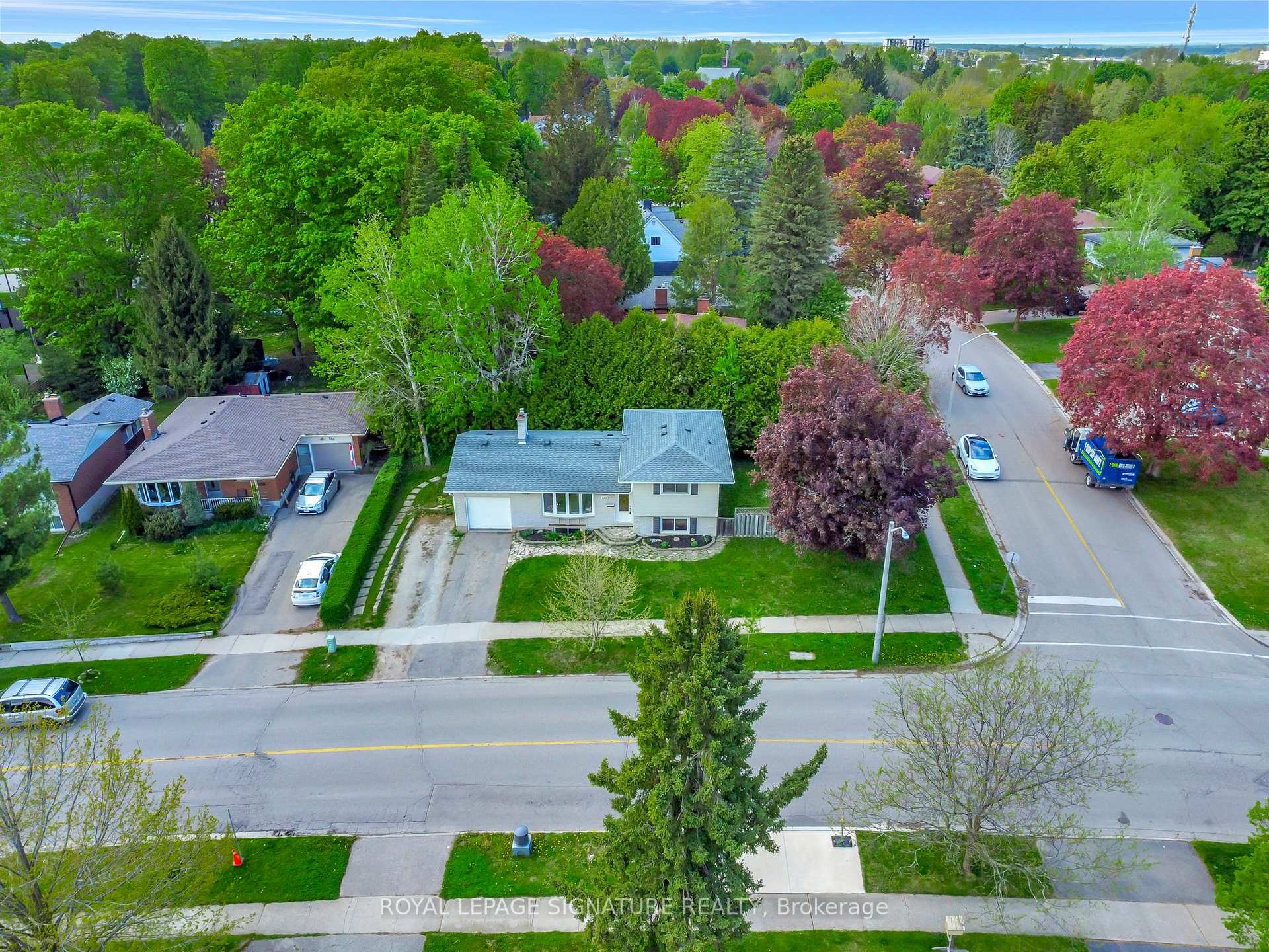 Photo 37 of 186 Cedarbrae Avenue, Waterloo — HOMEH
