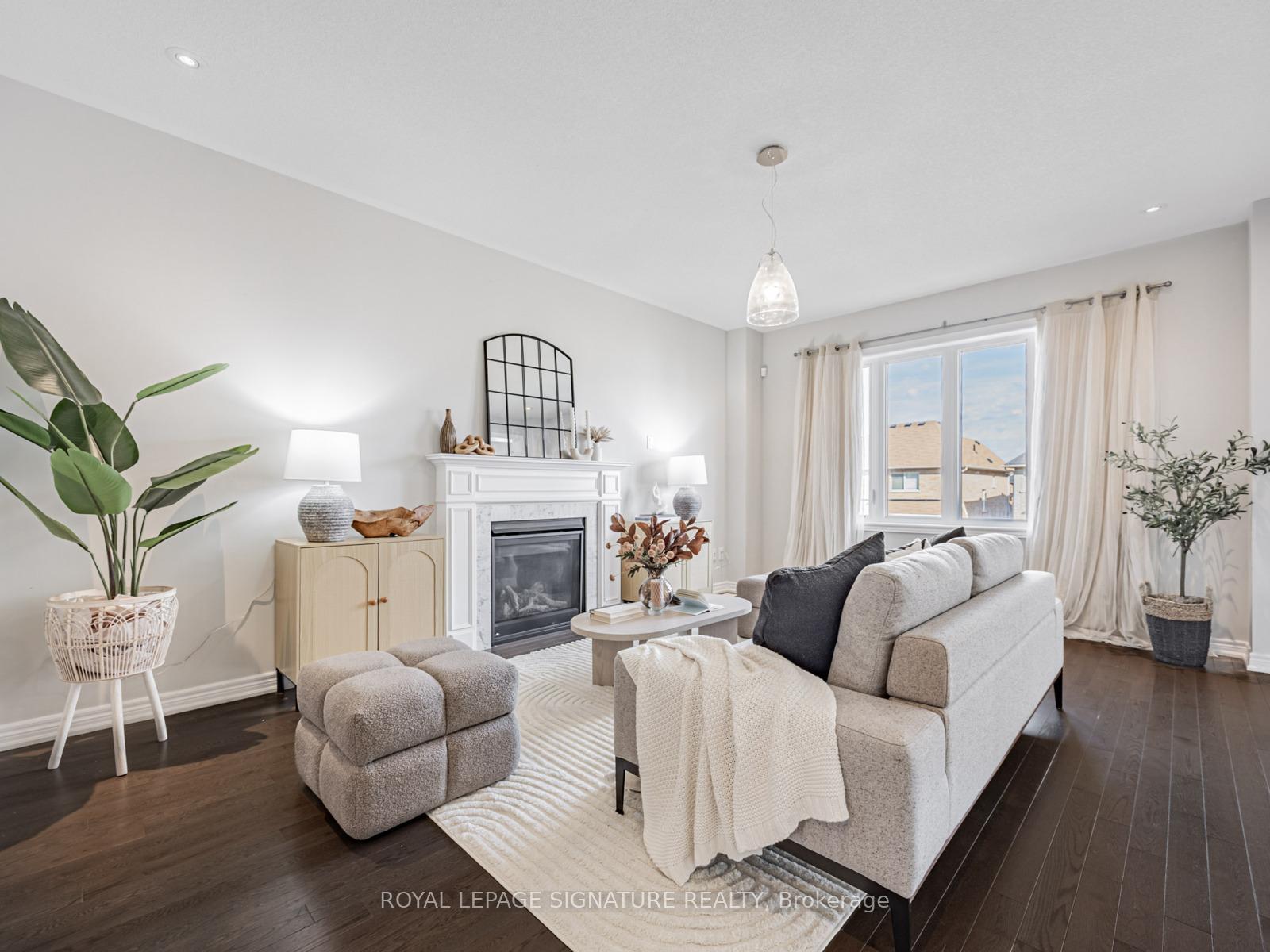 Photo 3 of 135 Woolacott Lane, Clarington, Bowmanville — HOMEH