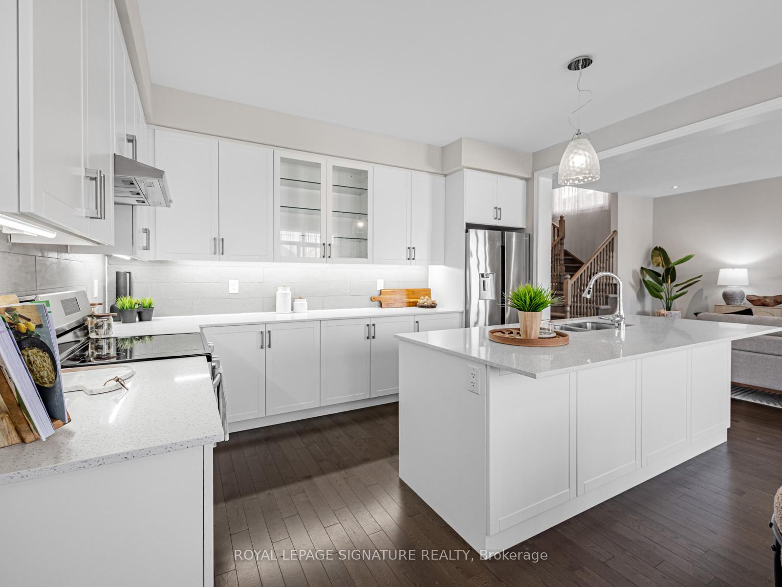Photo 8 of 135 Woolacott Lane, Clarington, Bowmanville — HOMEH