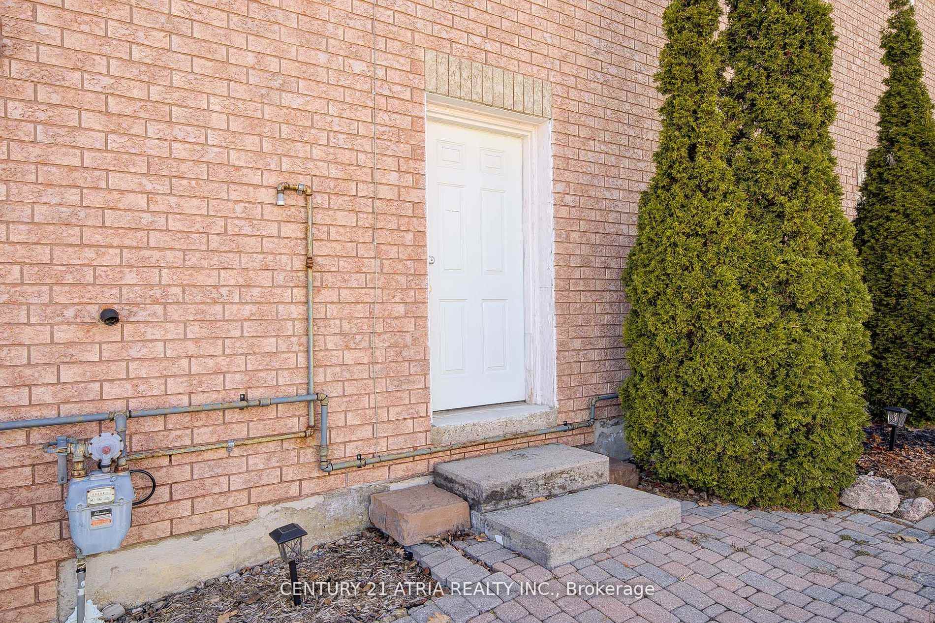 Photo 32 of 2 Goyo Gate, Vaughan, Maple — HOMEH
