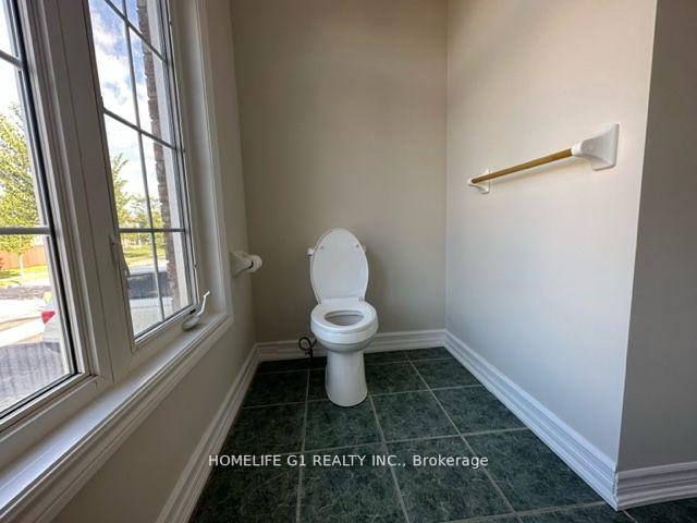 Photo 2 of 8 Caversham (upper level) Drive, Brampton, Sandringham-Wellington — HOMEH