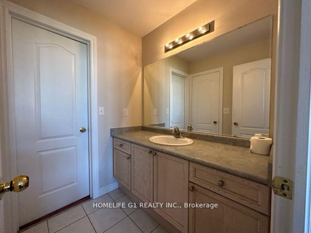 Photo 18 of 8 Caversham (upper level) Drive, Brampton, Sandringham-Wellington — HOMEH