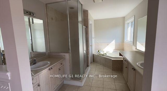 Photo 17 of 8 Caversham (upper level) Drive, Brampton, Sandringham-Wellington — HOMEH