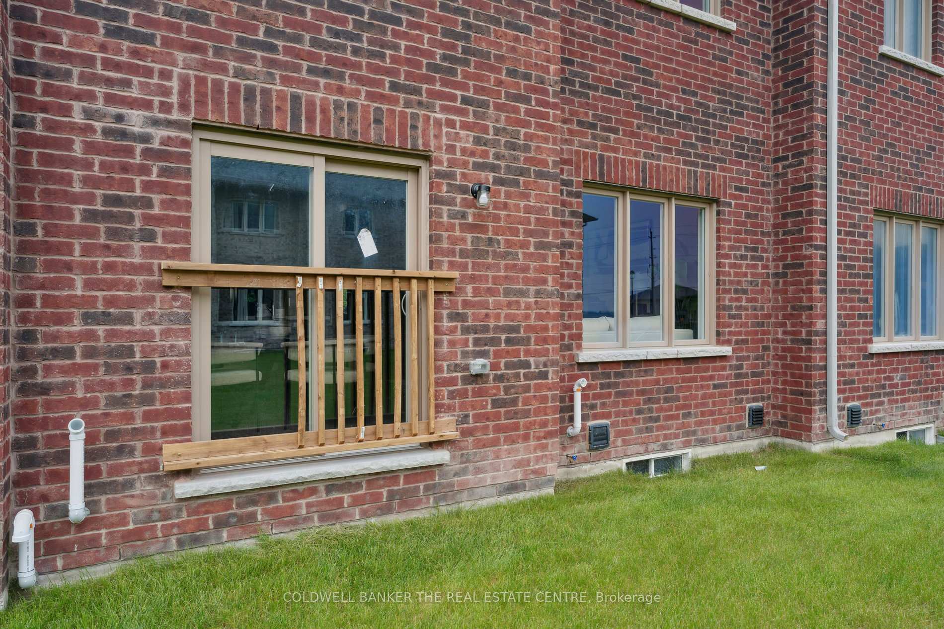Photo 26 of 15 Hildred Cushing Way, Uxbridge — HOMEH