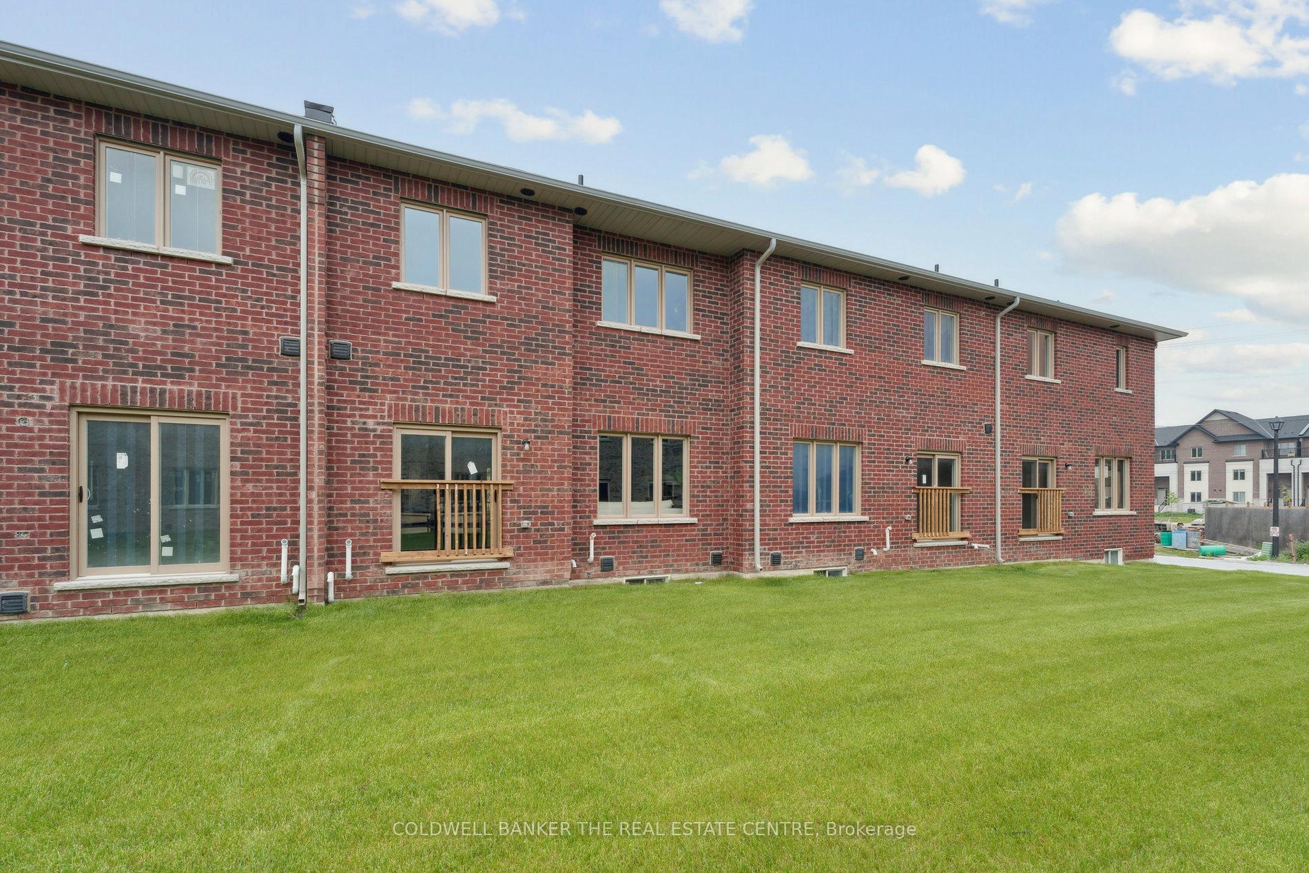 Photo 24 of 15 Hildred Cushing Way, Uxbridge — HOMEH