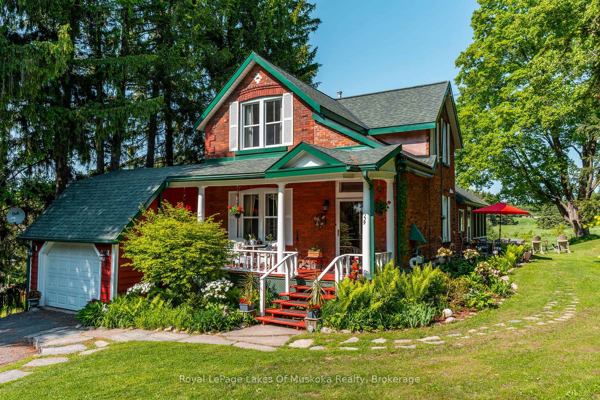 Front of 229 Fraserburg Road