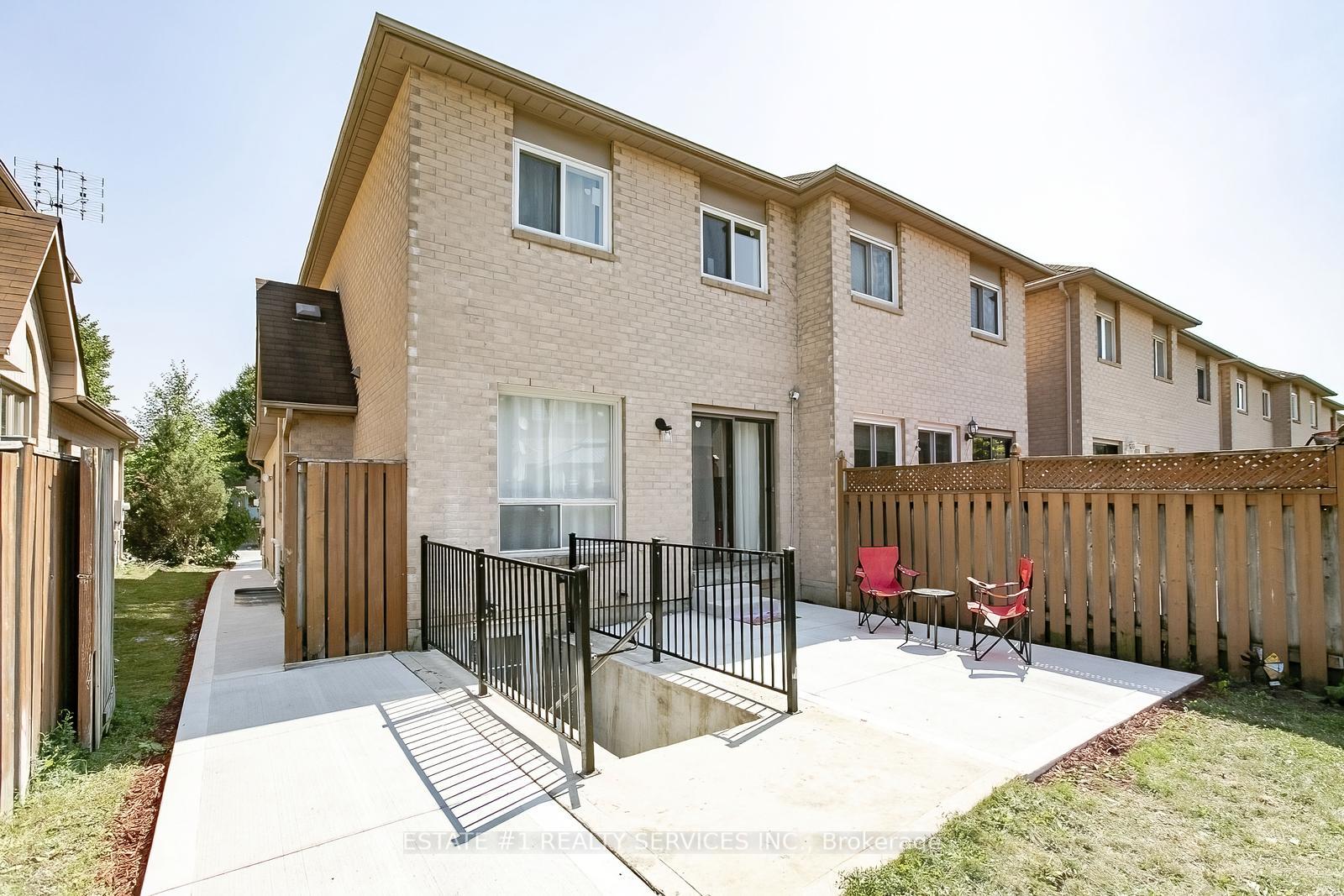 Photo 8 of 117 Richwood Crescent, Brampton, Bram West — HOMEH