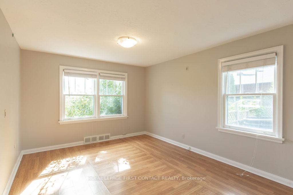 Photo 9 of 218 Kempenfelt Drive, Barrie, North Shore — HOMEH