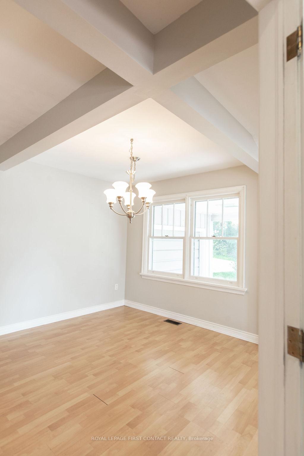 Photo 19 of 218 Kempenfelt Drive, Barrie, North Shore — HOMEH
