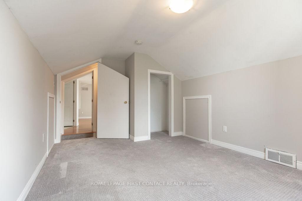 Photo 21 of 218 Kempenfelt Drive, Barrie, North Shore — HOMEH