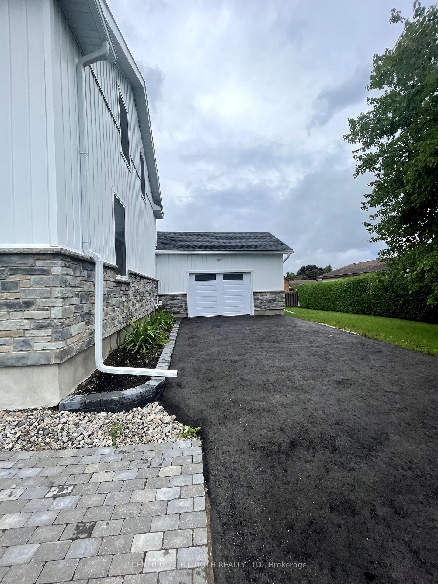Photo 16 of 9 Bertram Drive, Springwater, Elmvale — HOMEH