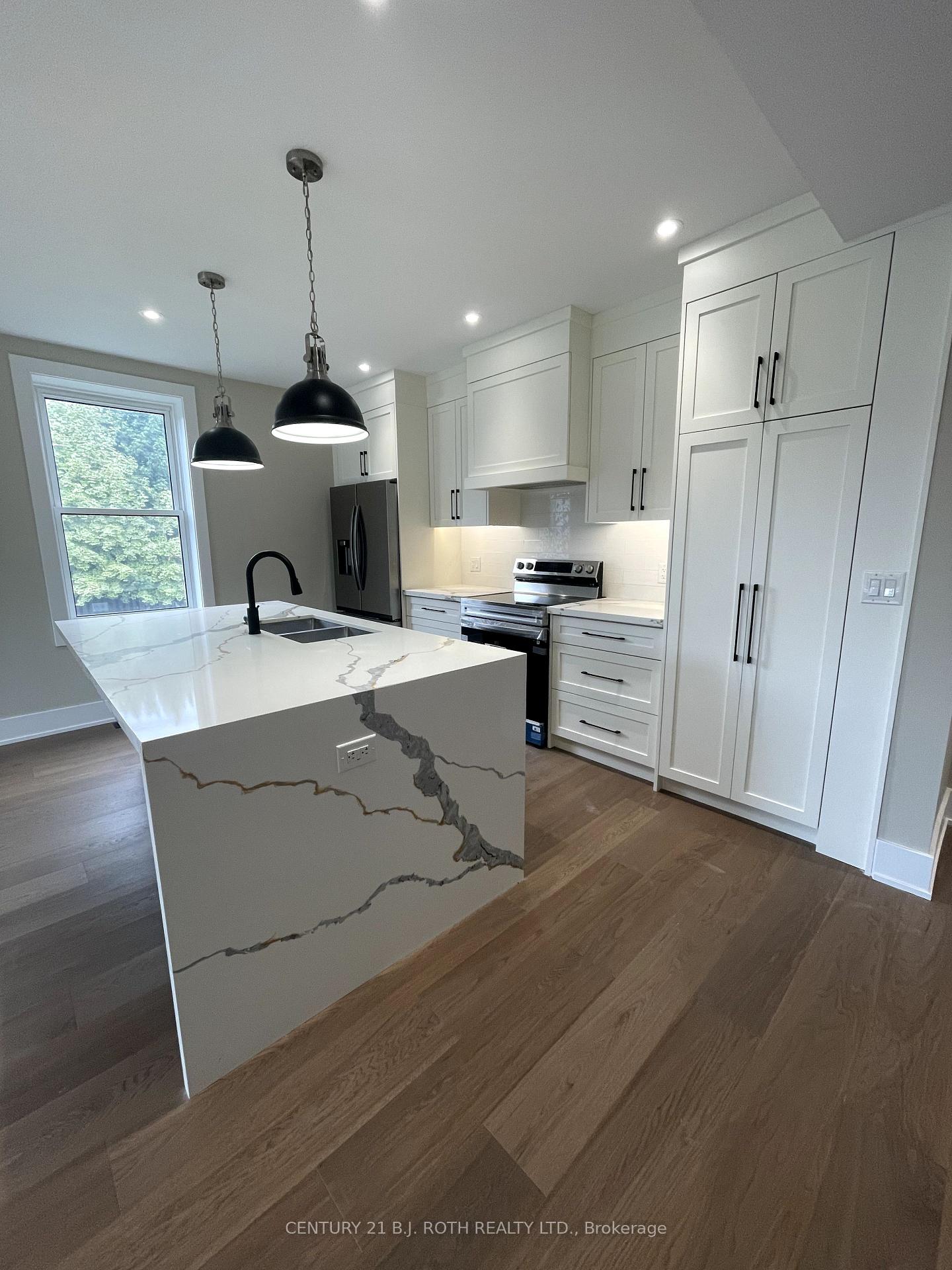 Photo 12 of 9 Bertram Drive, Springwater, Elmvale — HOMEH