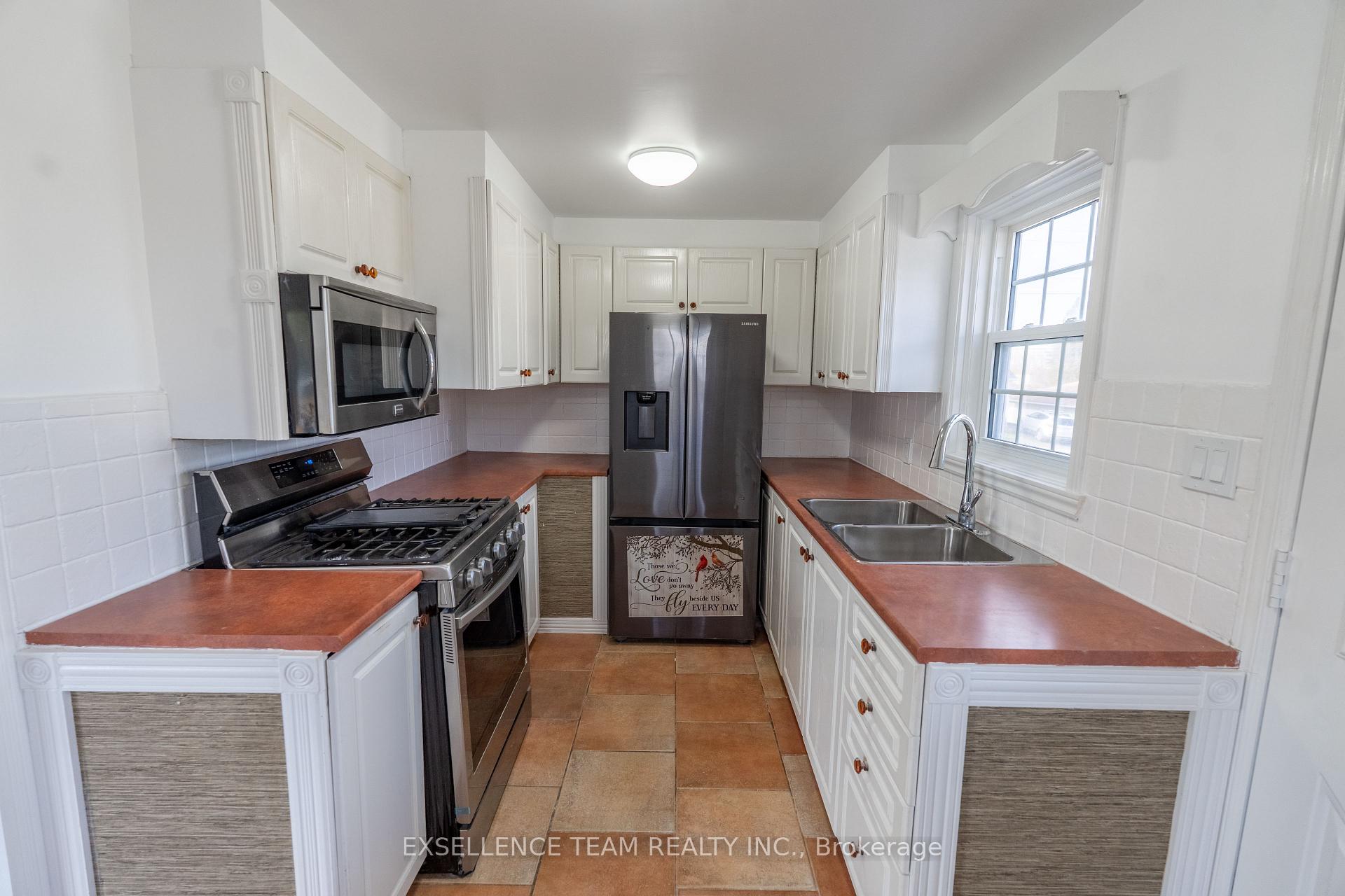 Photo 8 of 203 Fifteenth Street W, Cornwall — HOMEH