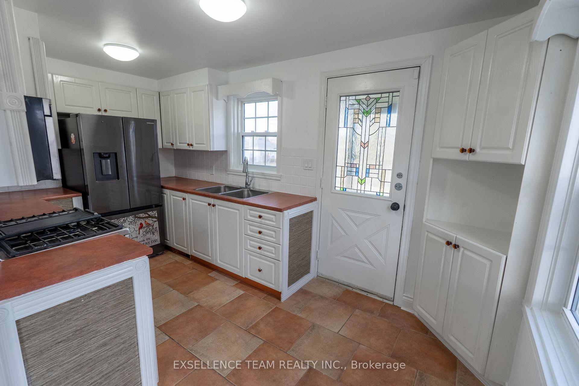 Photo 9 of 203 Fifteenth Street W, Cornwall — HOMEH