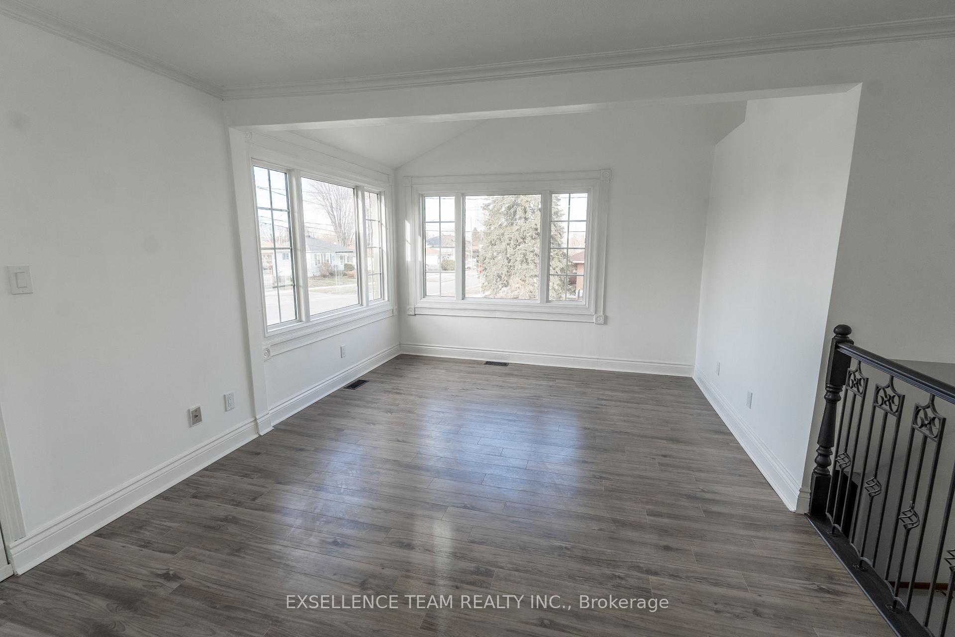 Photo 10 of 203 Fifteenth Street W, Cornwall — HOMEH