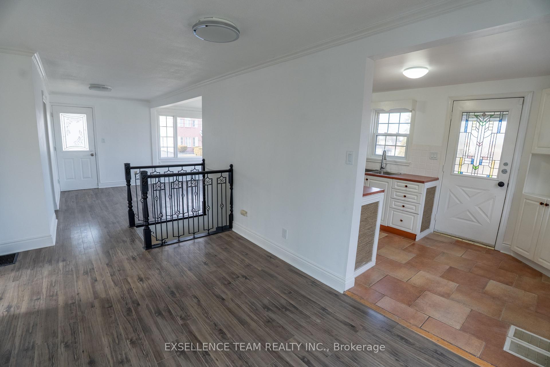 Photo 13 of 203 Fifteenth Street W, Cornwall — HOMEH
