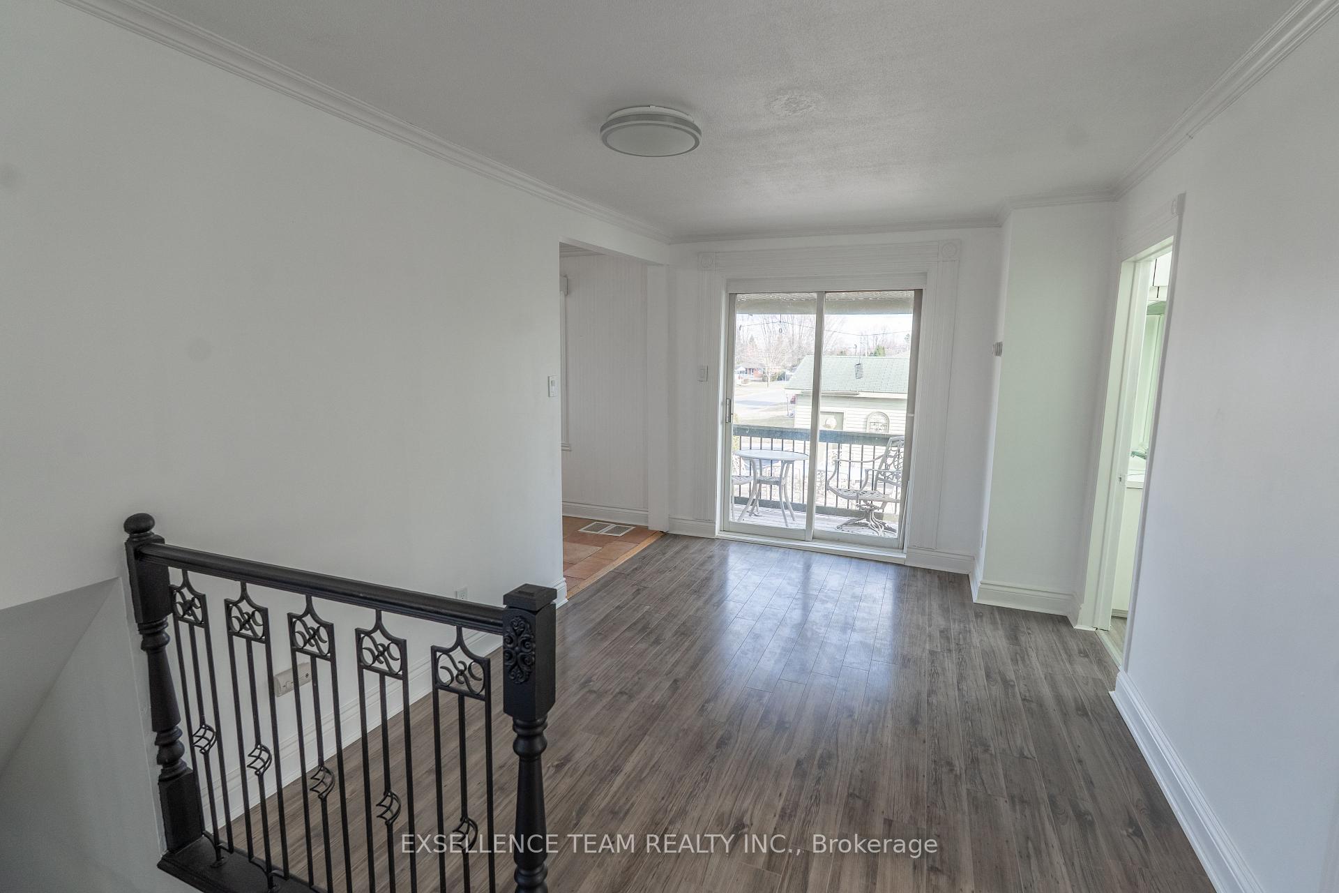 Photo 15 of 203 Fifteenth Street W, Cornwall — HOMEH