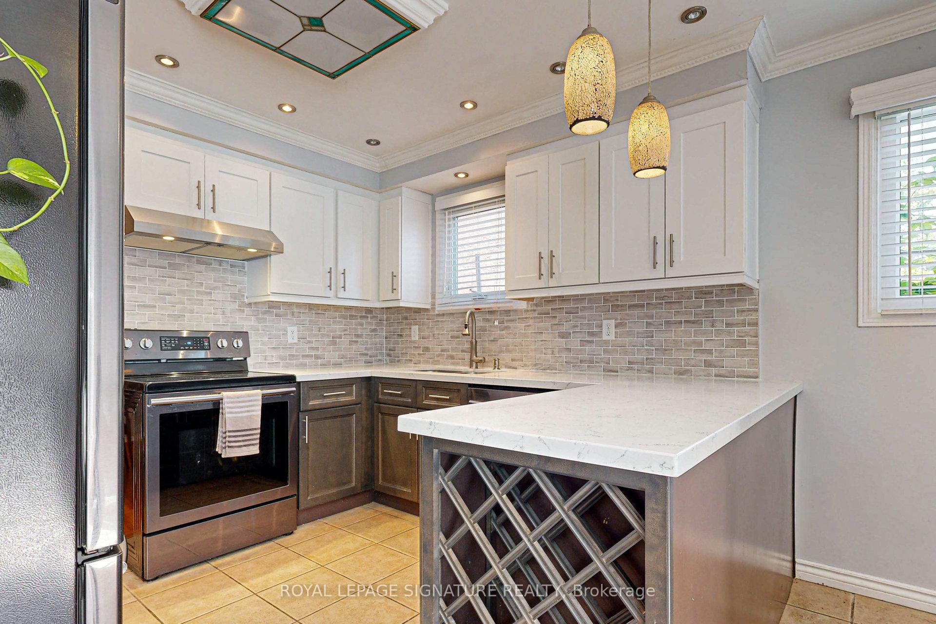 Photo 5 of 135 William Stephenson Drive, Whitby, Blue Grass Meadows — HOMEH
