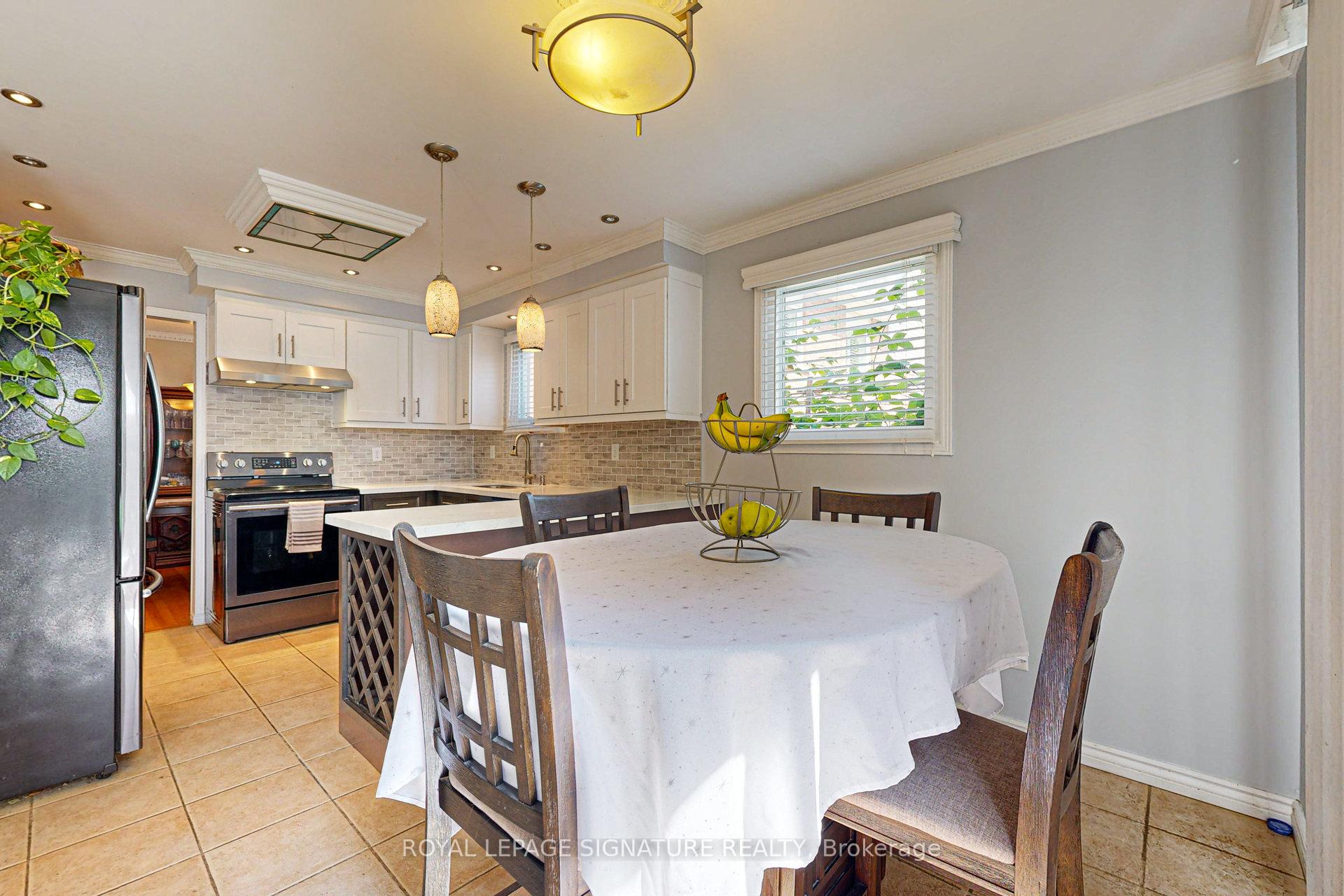 Photo 8 of 135 William Stephenson Drive, Whitby, Blue Grass Meadows — HOMEH