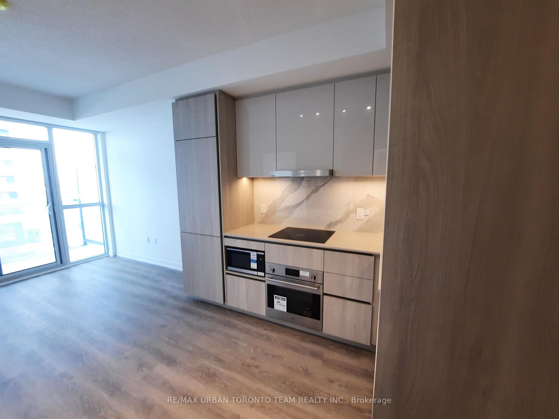 Photo 2 of Unit 915, 8 Interchange Way, Vaughan, Vaughan Corporate Centre — HOMEH