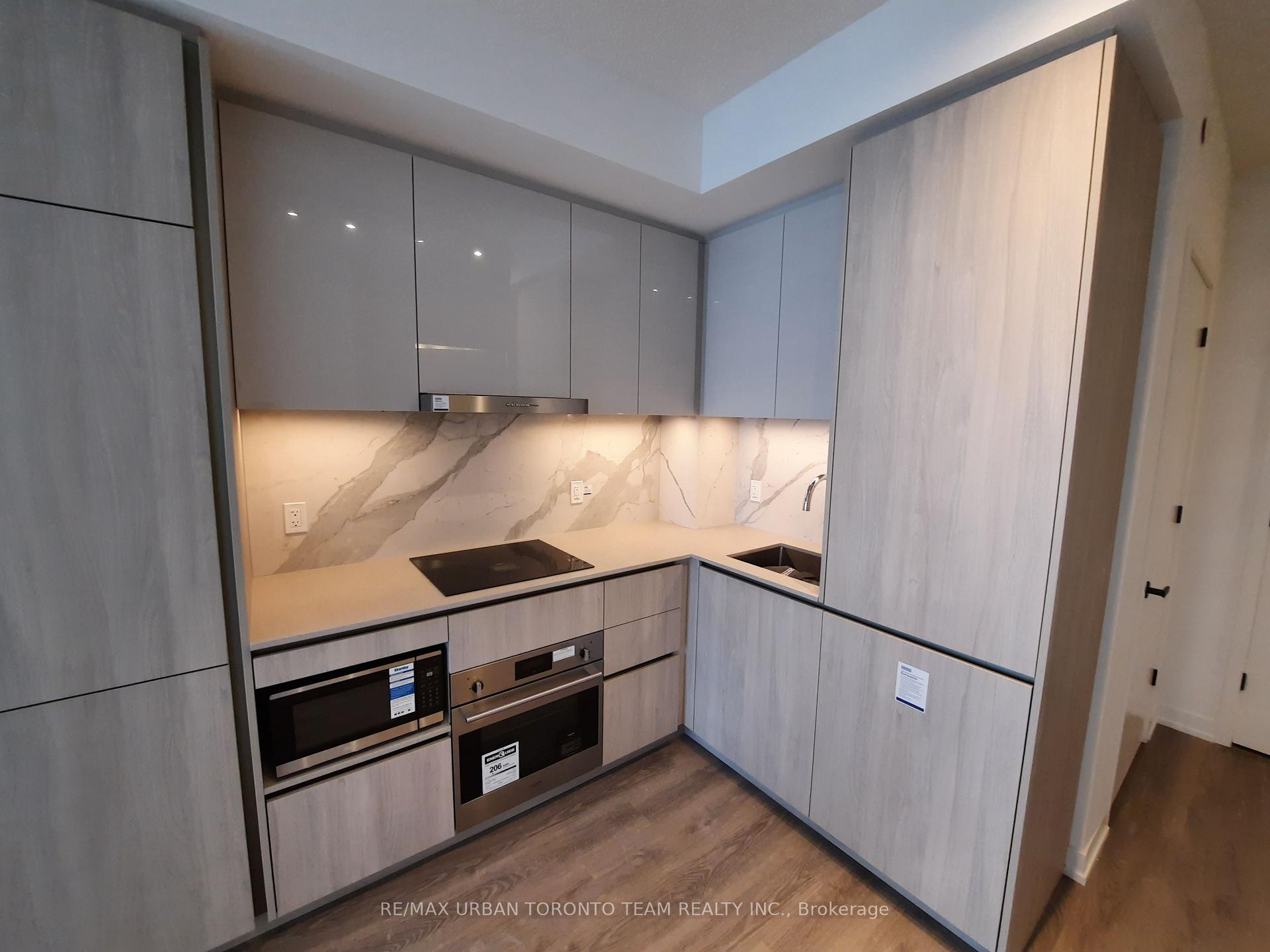 Photo 3 of Unit 915, 8 Interchange Way, Vaughan, Vaughan Corporate Centre — HOMEH