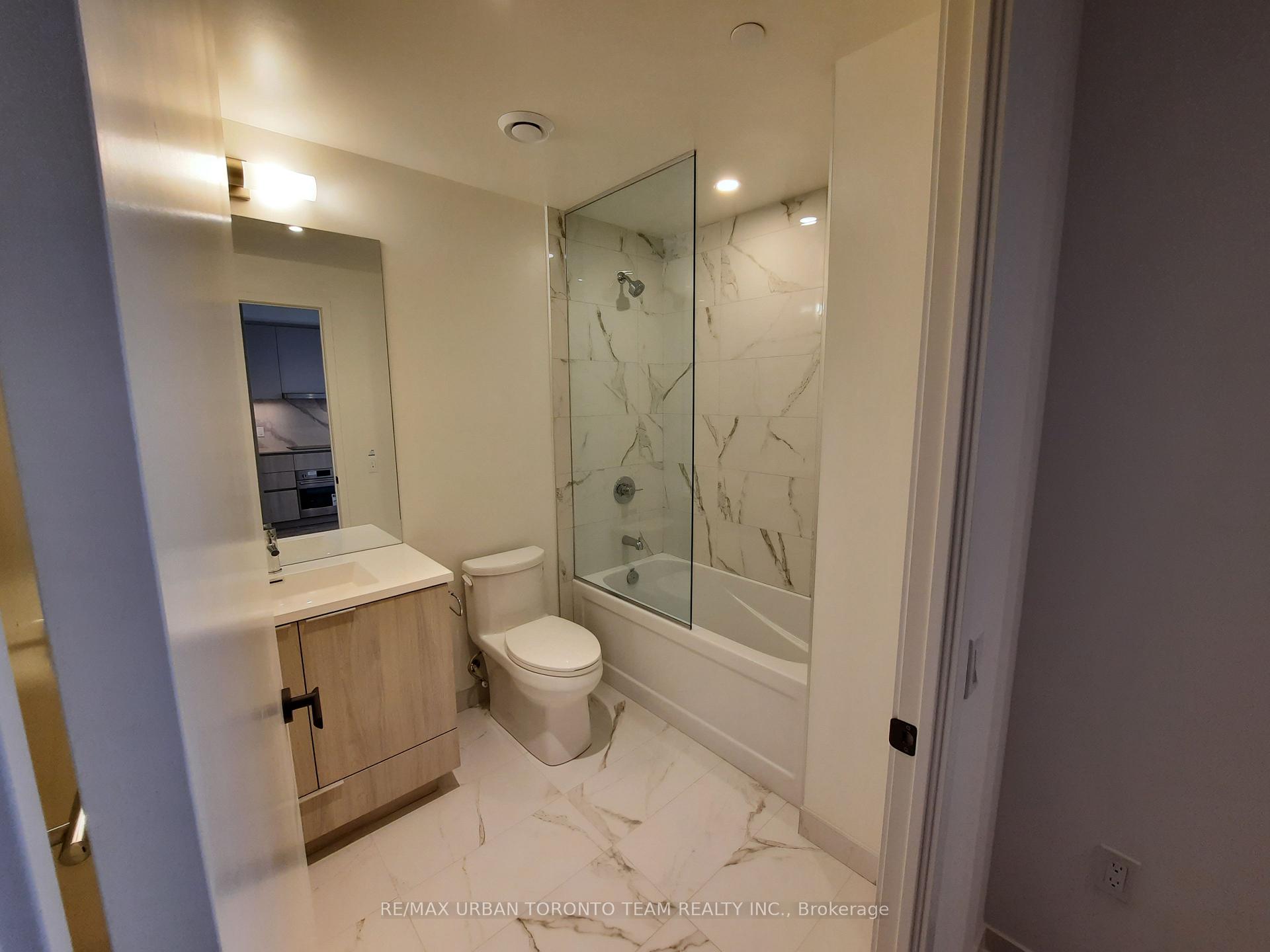 Photo 8 of Unit 915, 8 Interchange Way, Vaughan, Vaughan Corporate Centre — HOMEH