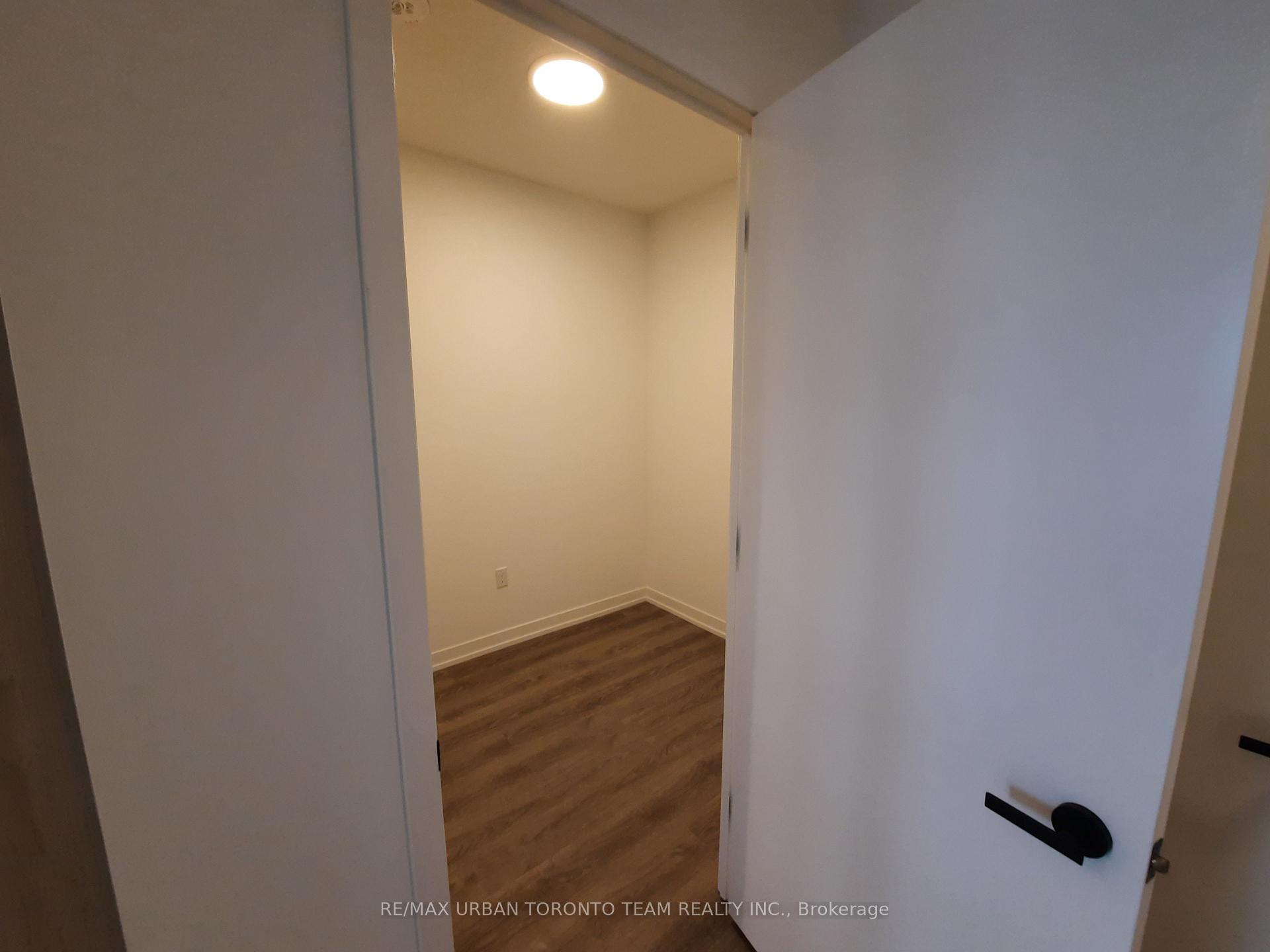 Photo 14 of Unit 915, 8 Interchange Way, Vaughan, Vaughan Corporate Centre — HOMEH
