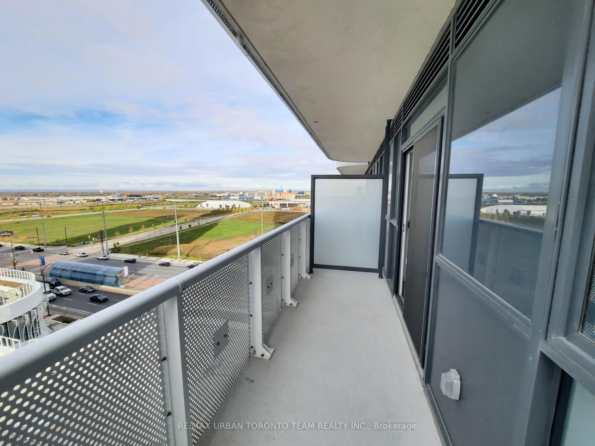 Photo 10 of Unit 915, 8 Interchange Way, Vaughan, Vaughan Corporate Centre — HOMEH