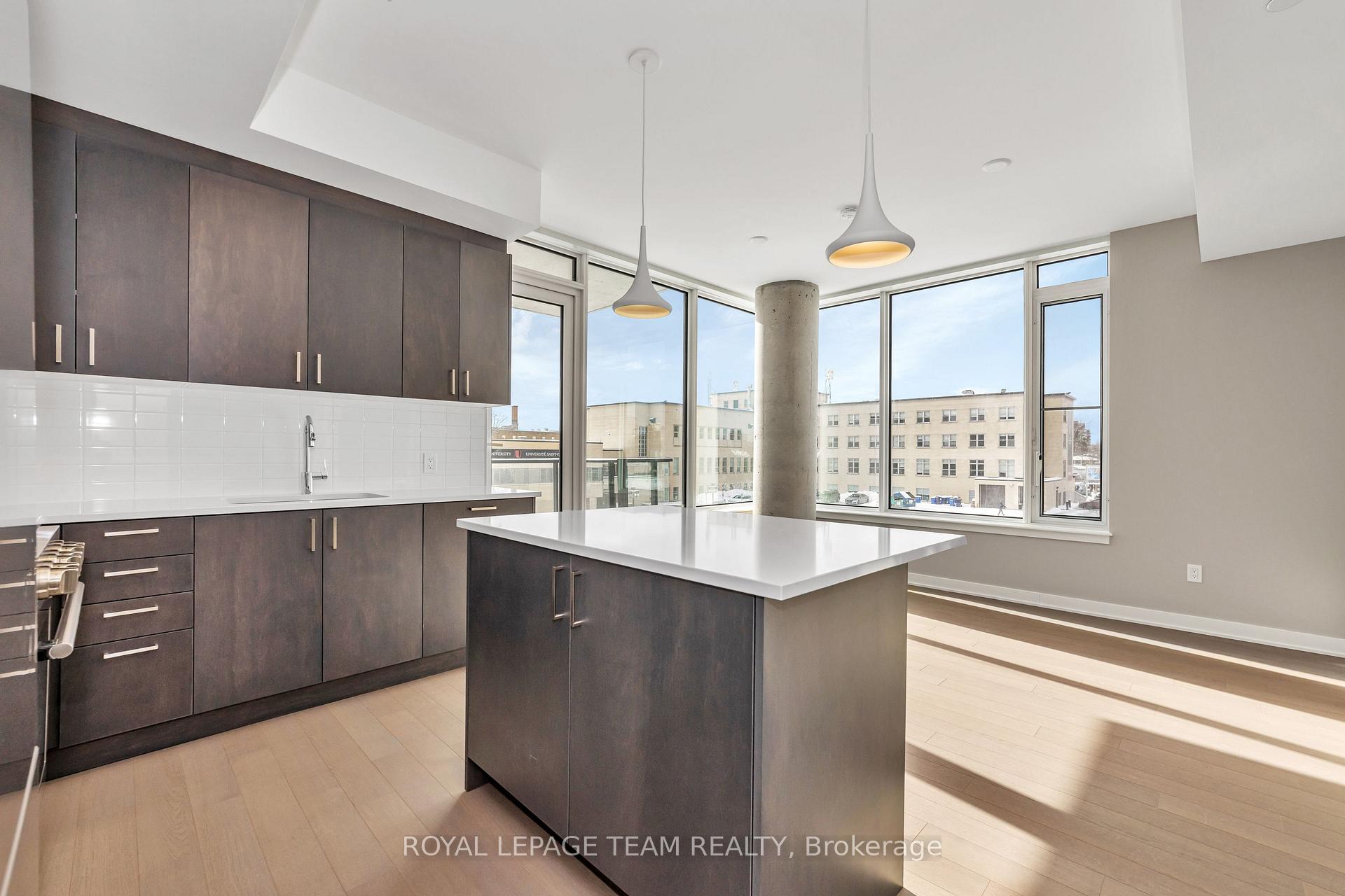Photo 5 of Unit 306, 360 Deschatelets Avenue, Ottawa, Ottawa East — HOMEH