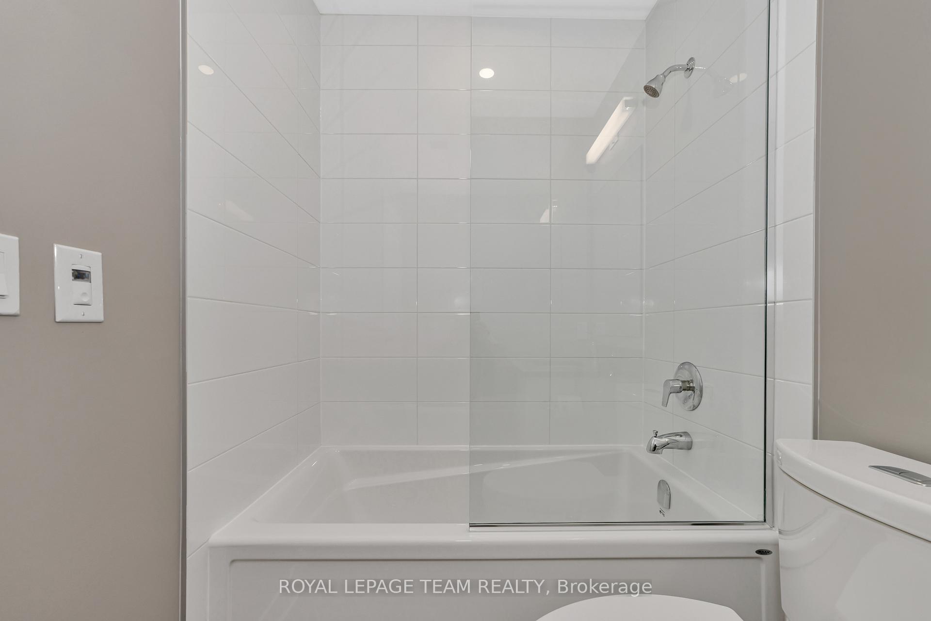 Photo 9 of Unit 306, 360 Deschatelets Avenue, Ottawa, Ottawa East — HOMEH