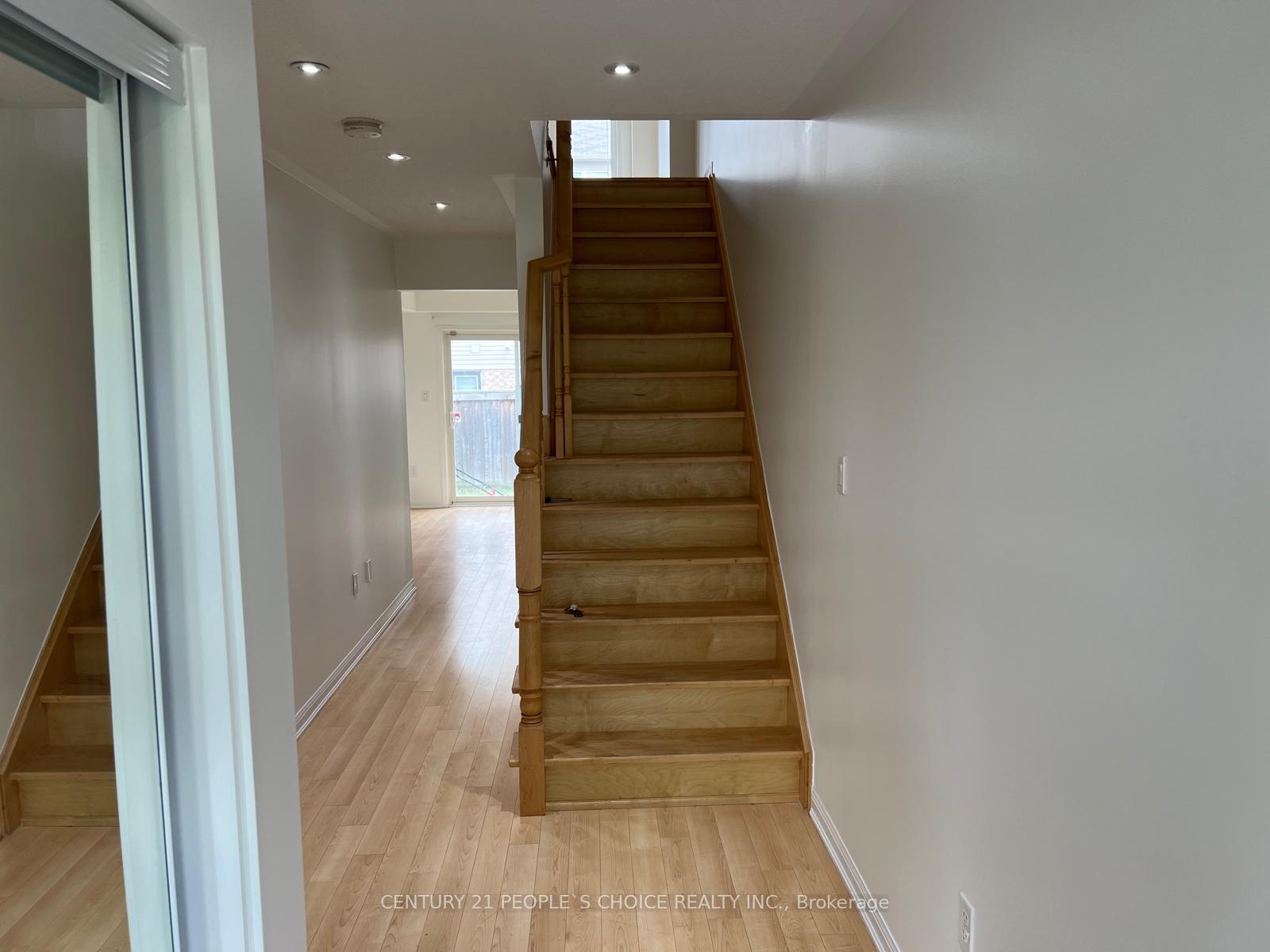Photo 2 of 15 Lanternlight Lane, Brampton, Brampton North — HOMEH