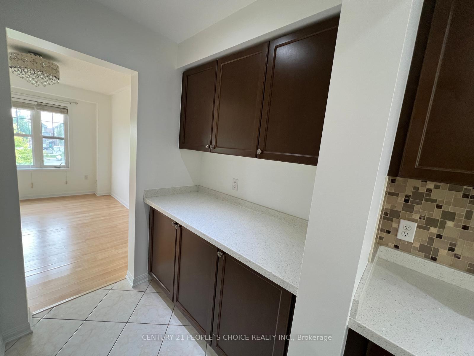 Photo 11 of 15 Lanternlight Lane, Brampton, Brampton North — HOMEH