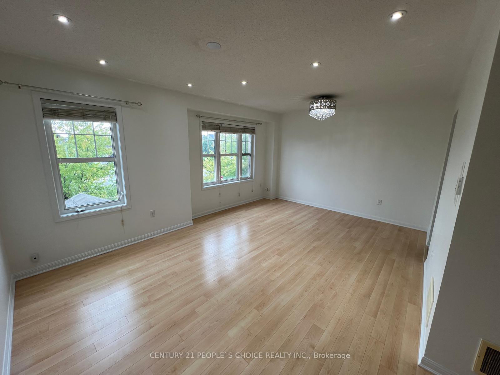 Photo 8 of 15 Lanternlight Lane, Brampton, Brampton North — HOMEH