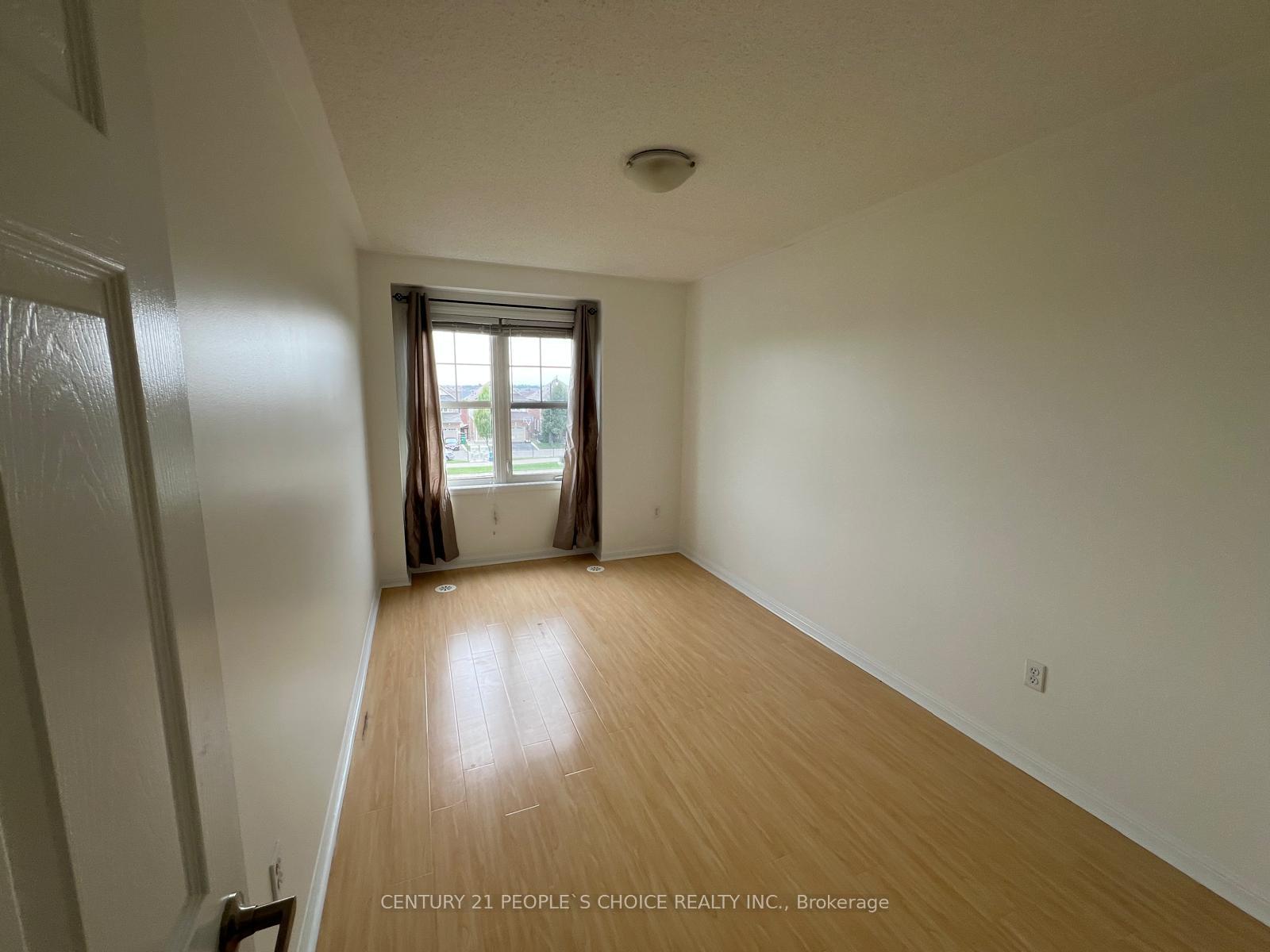 Photo 18 of 15 Lanternlight Lane, Brampton, Brampton North — HOMEH