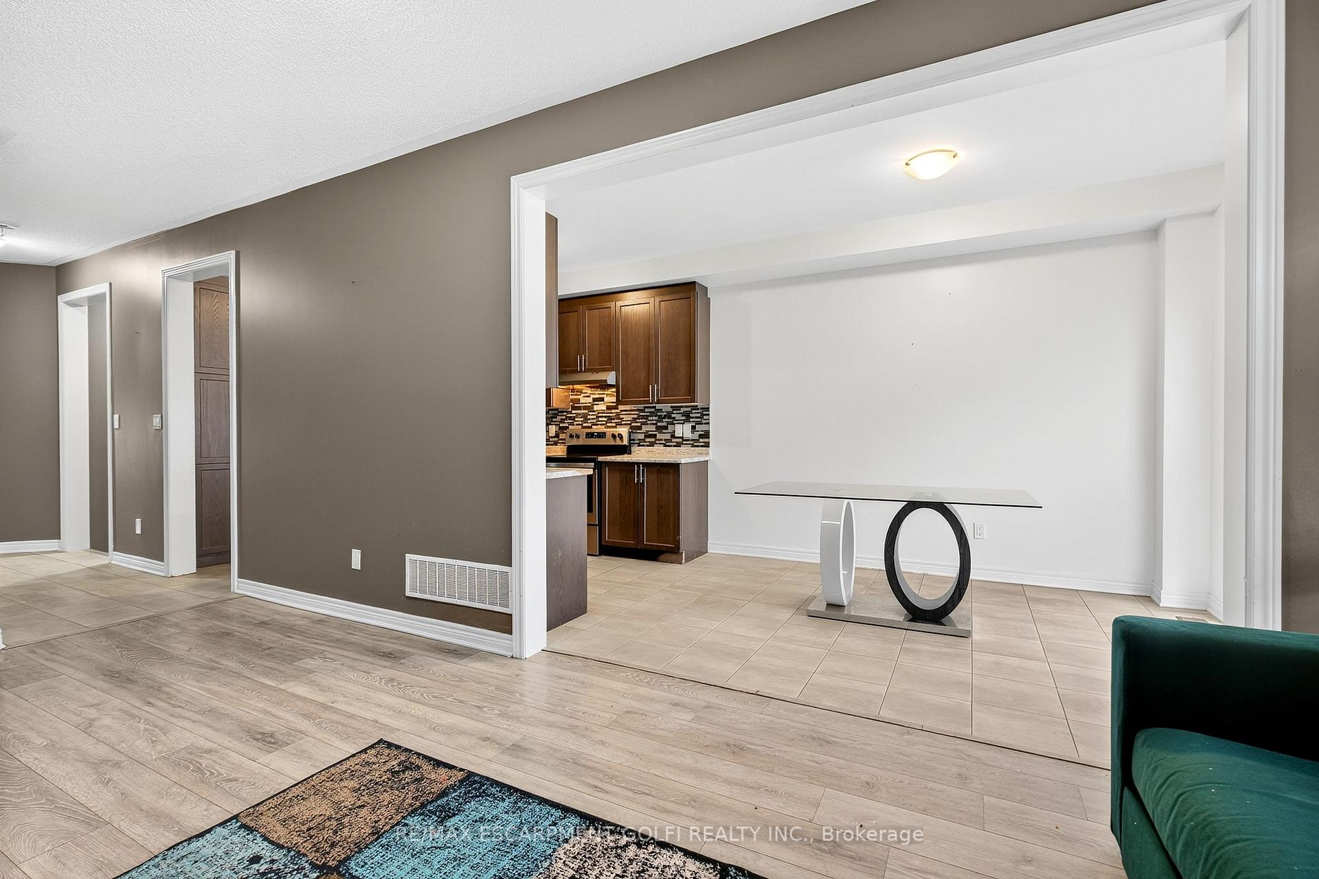 Photo 2 of 57 Sparkle Drive, Thorold, Rolling Meadows — HOMEH