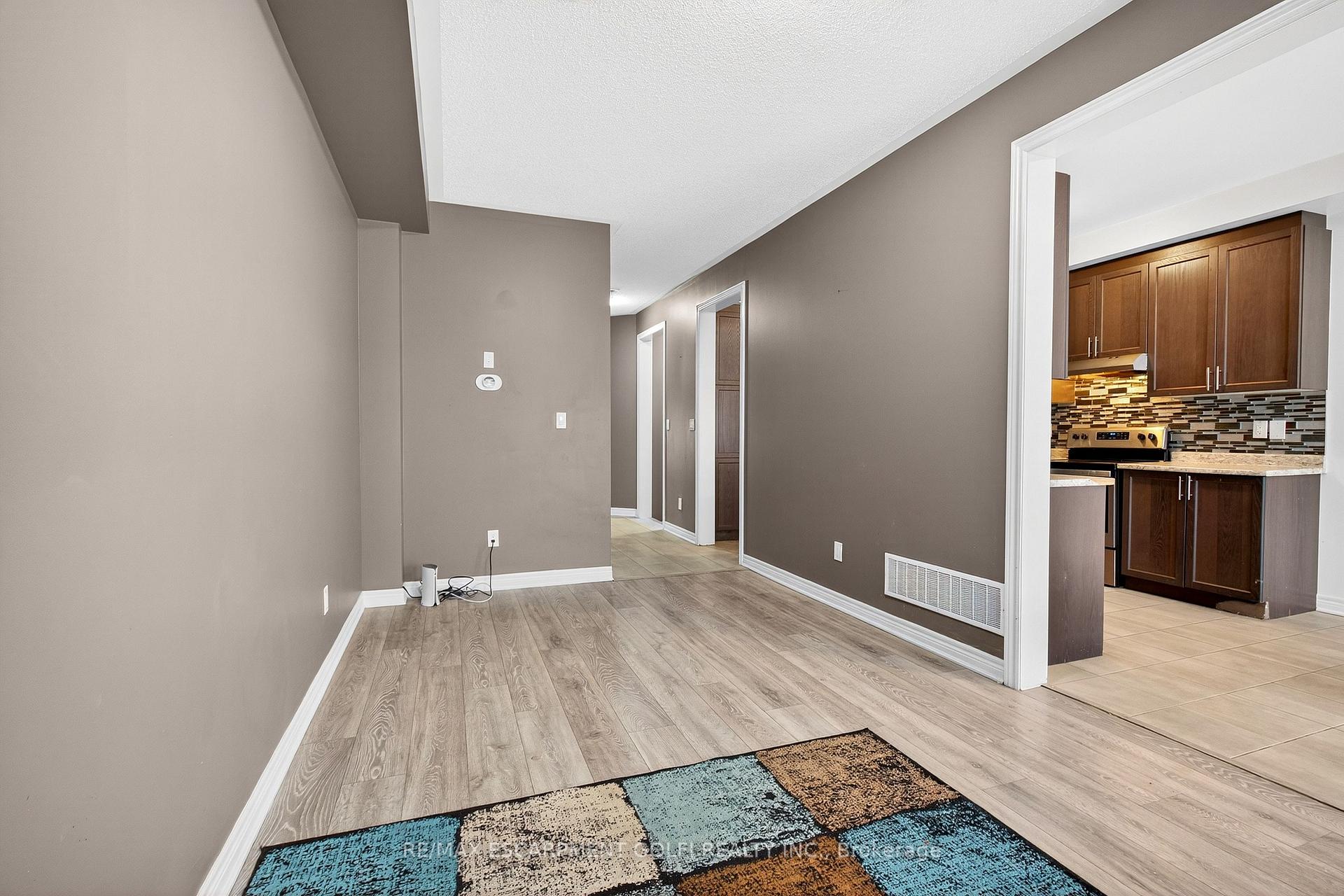 Photo 21 of 57 Sparkle Drive, Thorold, Rolling Meadows — HOMEH