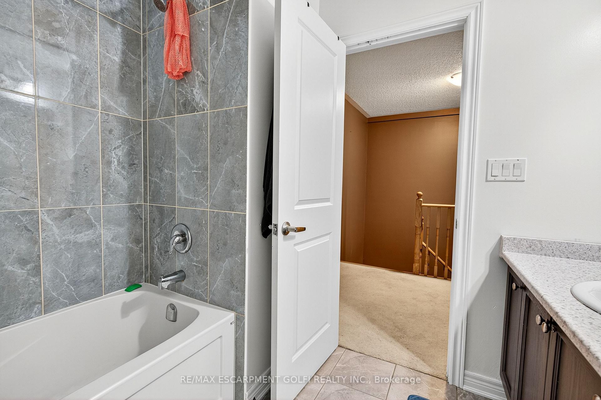 Photo 14 of 57 Sparkle Drive, Thorold, Rolling Meadows — HOMEH