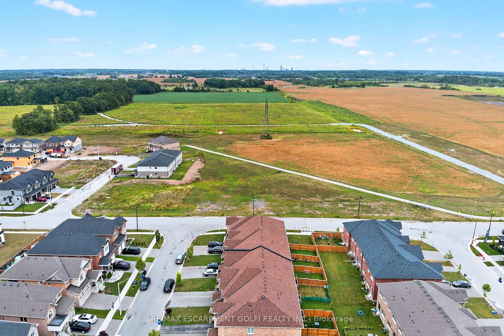 Photo 13 of 57 Sparkle Drive, Thorold, Rolling Meadows — HOMEH