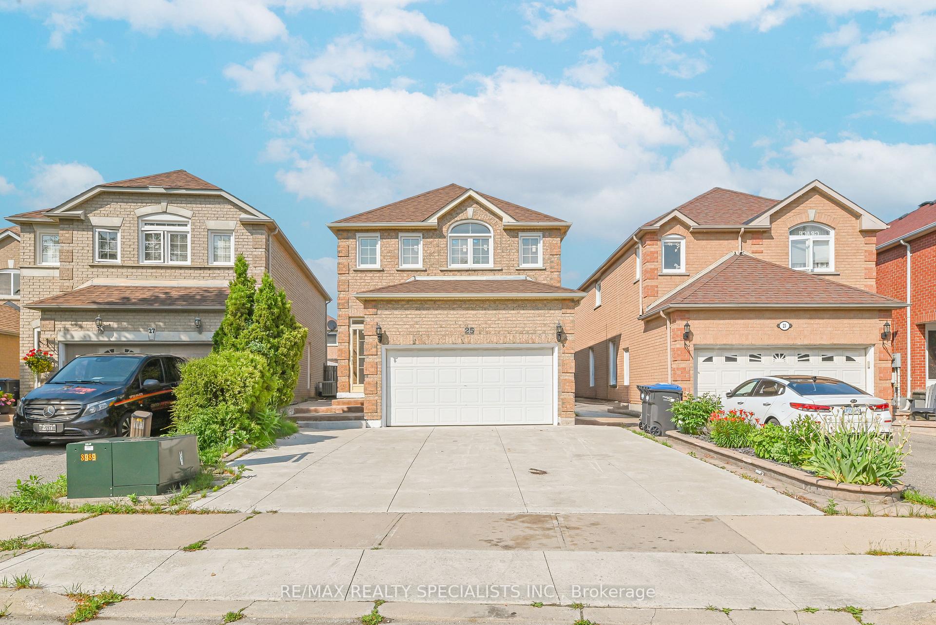 Photo 1 of 25 Chadwick Street E, Brampton, Fletcher's Meadow — HOMEH