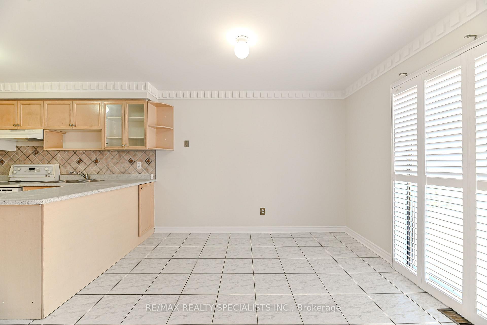 Photo 43 of 25 Chadwick Street E, Brampton, Fletcher's Meadow — HOMEH