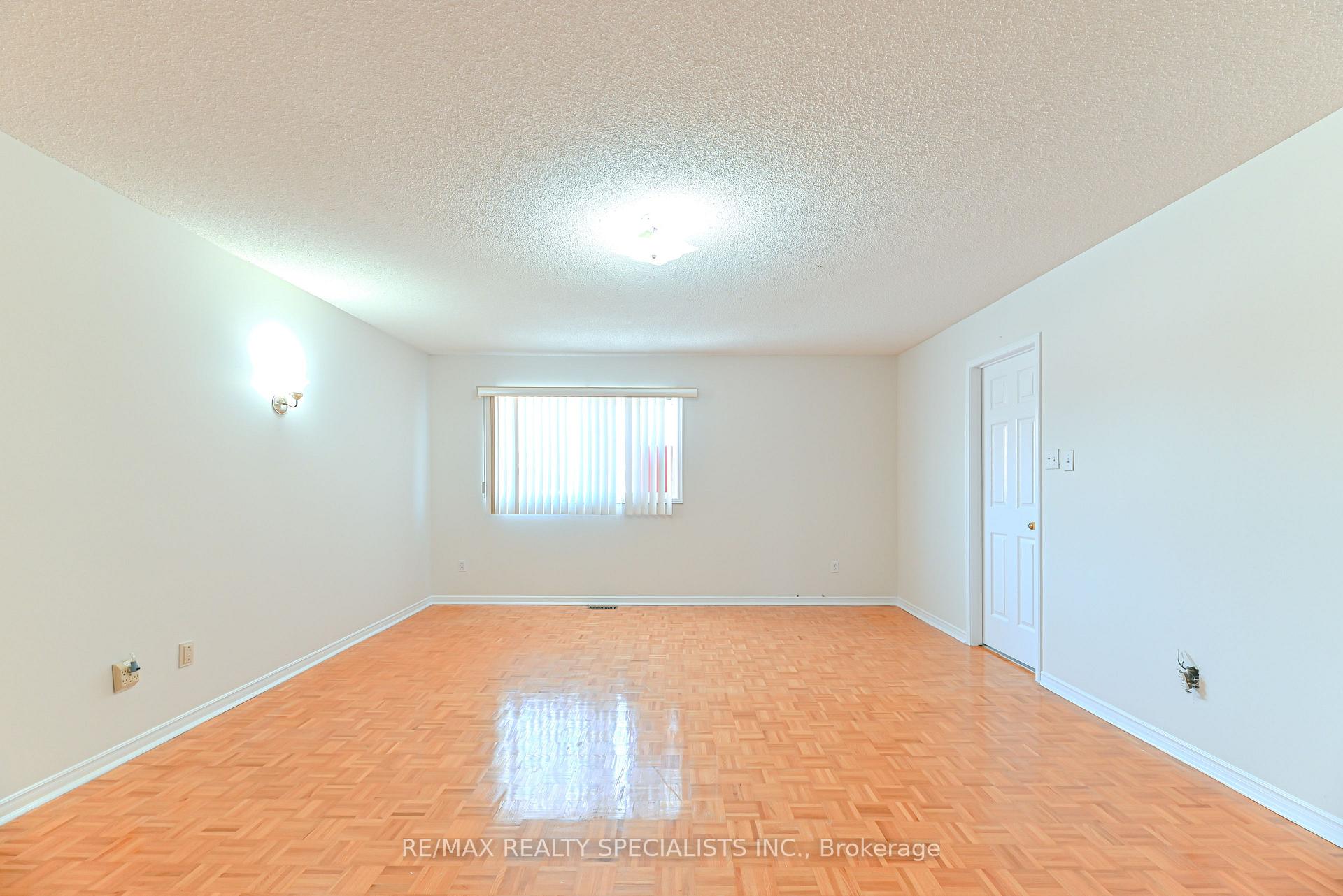 Photo 26 of 25 Chadwick Street E, Brampton, Fletcher's Meadow — HOMEH
