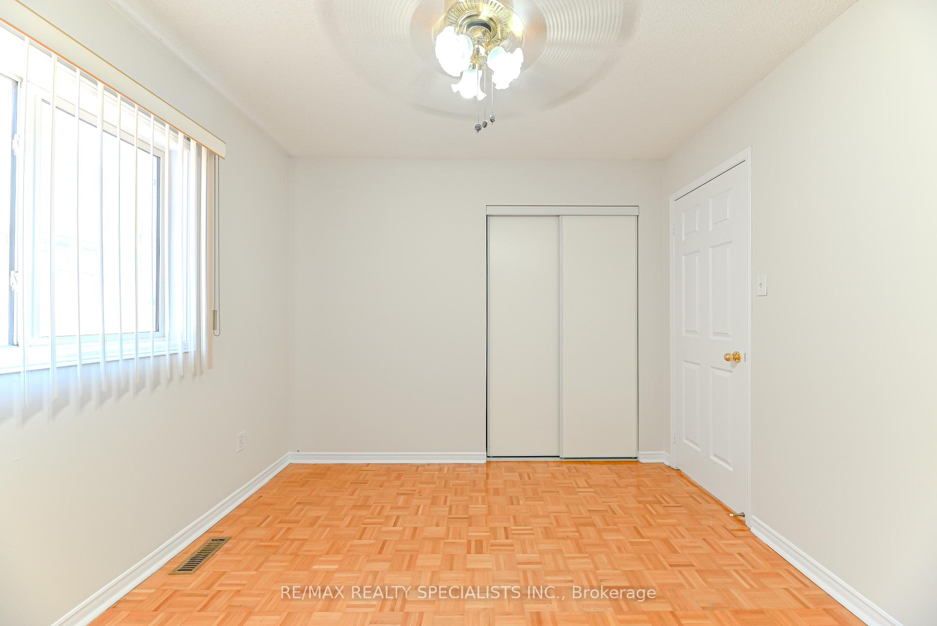 Photo 14 of 25 Chadwick Street E, Brampton, Fletcher's Meadow — HOMEH