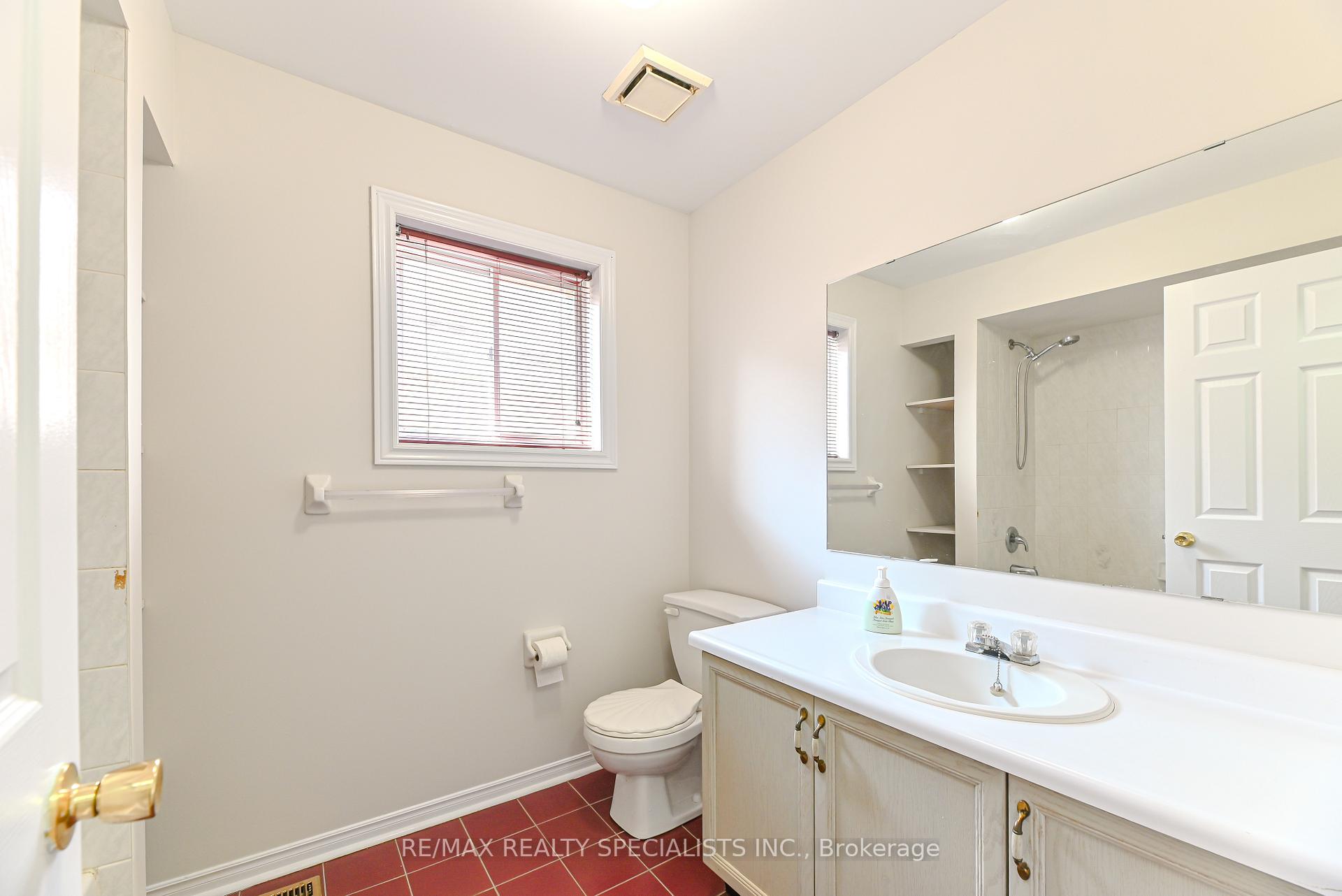 Photo 22 of 25 Chadwick Street E, Brampton, Fletcher's Meadow — HOMEH