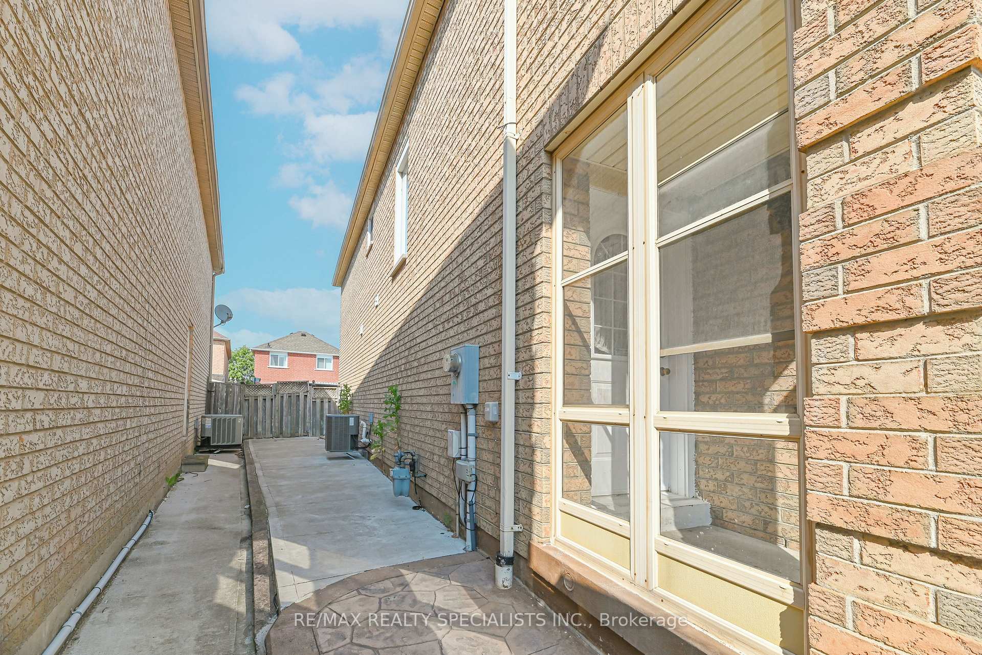 Photo 24 of 25 Chadwick Street E, Brampton, Fletcher's Meadow — HOMEH