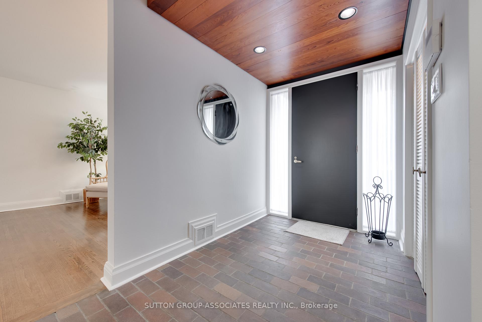 Photo 18 of 36 Shallmar Boulevard, Toronto, Forest Hill North — HOMEH