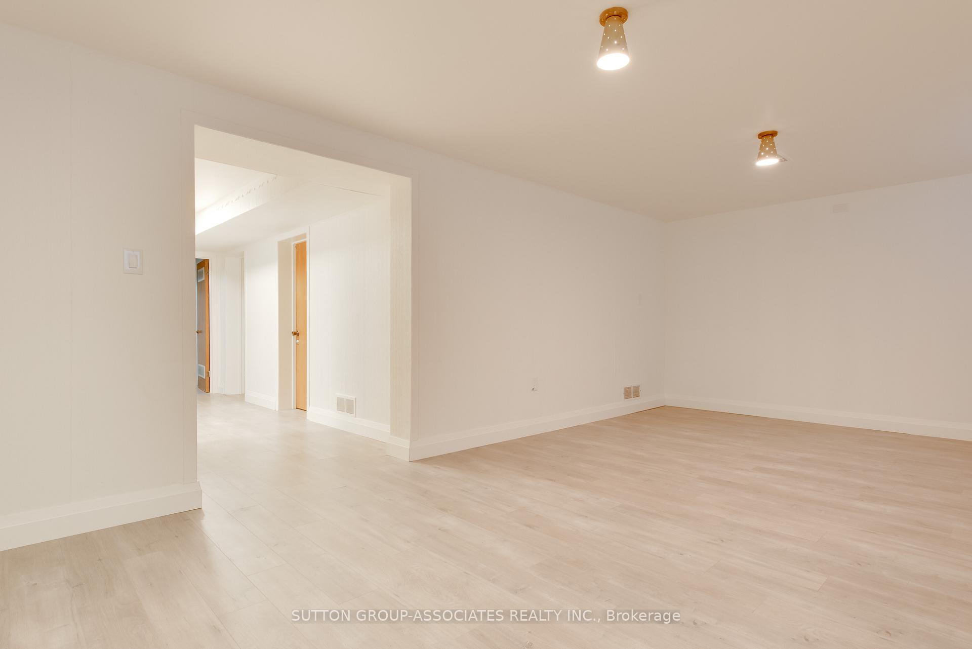 Photo 15 of 36 Shallmar Boulevard, Toronto, Forest Hill North — HOMEH